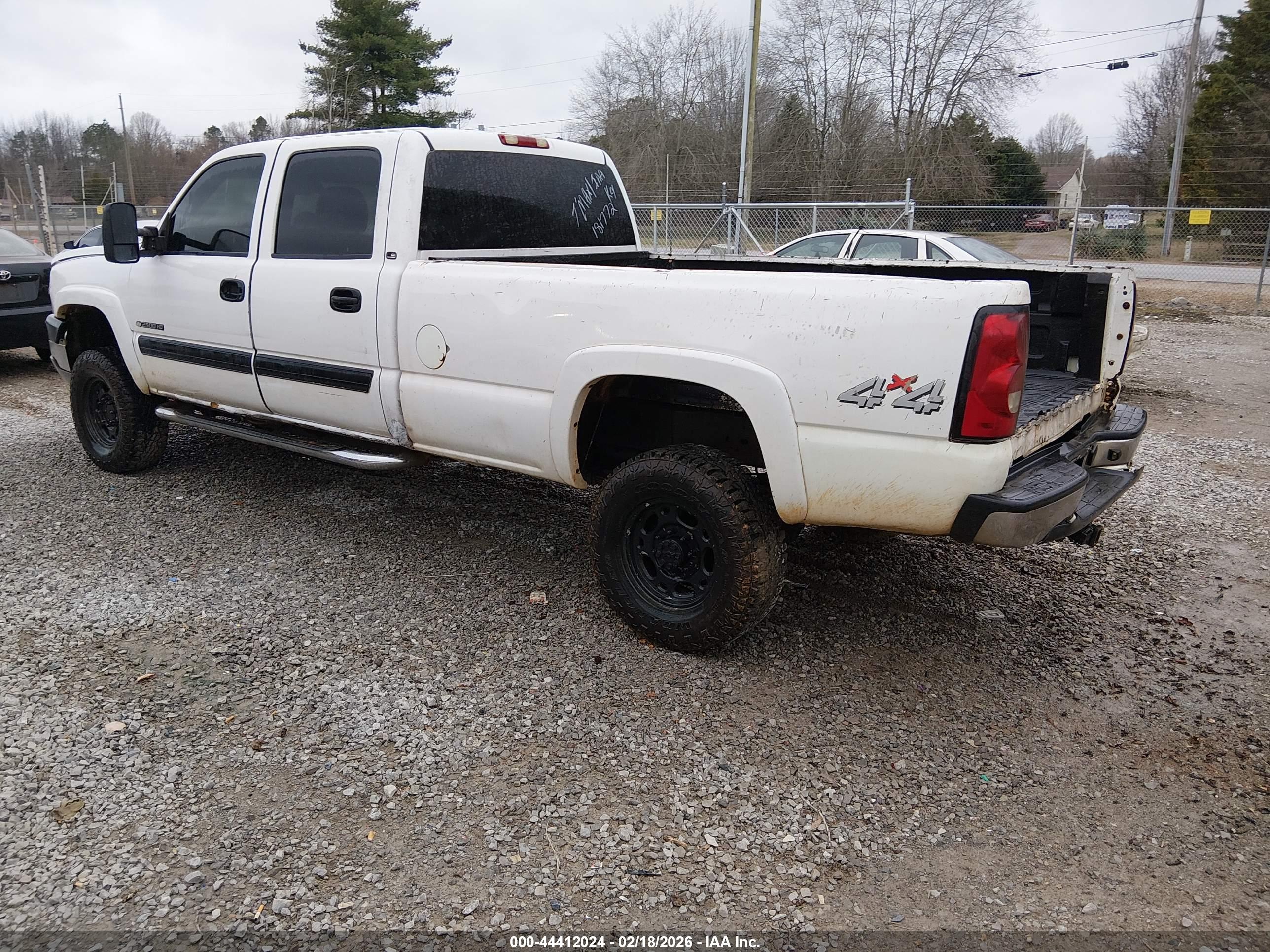 CHEVROLET SILVERADO image 3