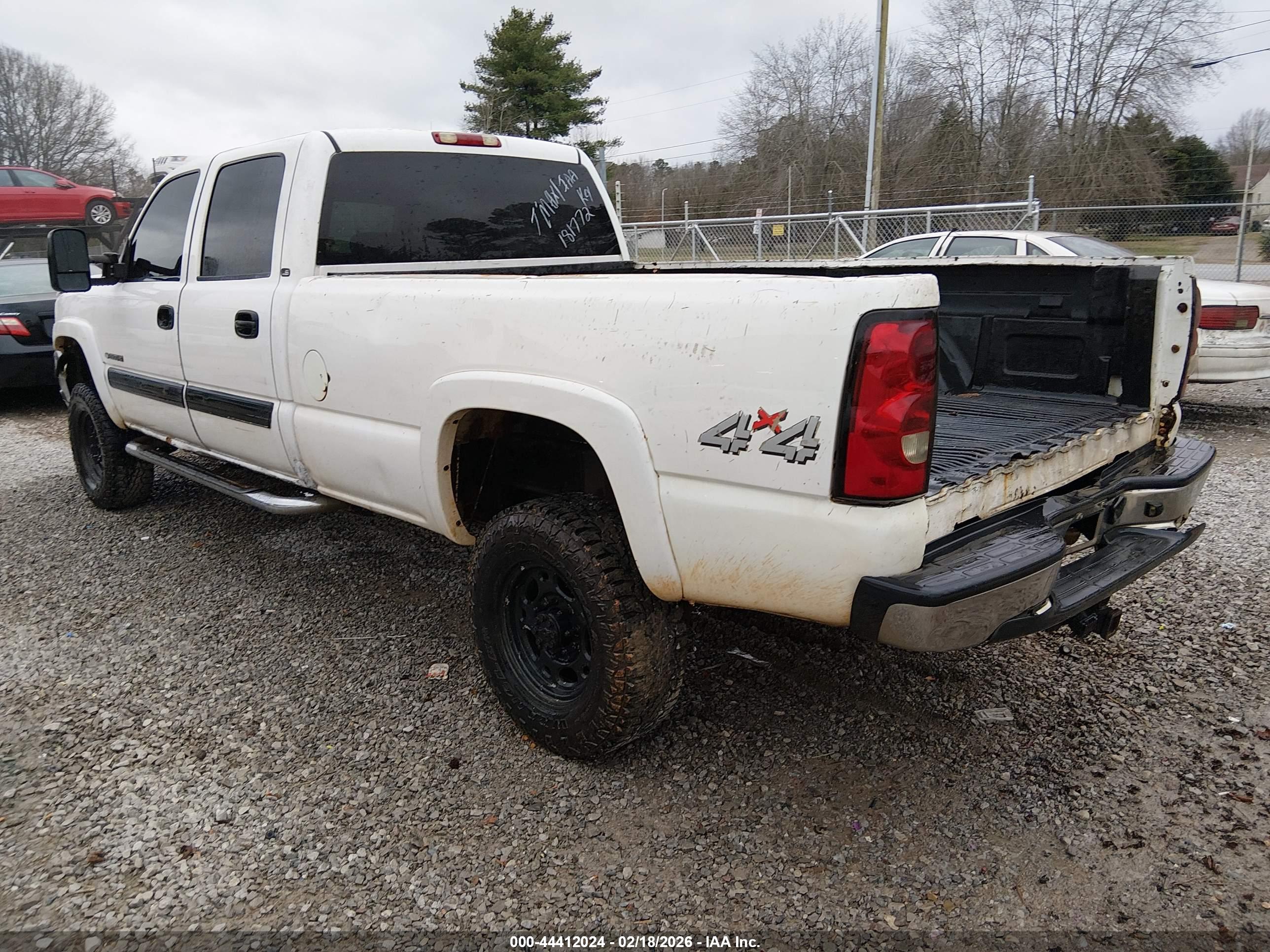 CHEVROLET SILVERADO image 6