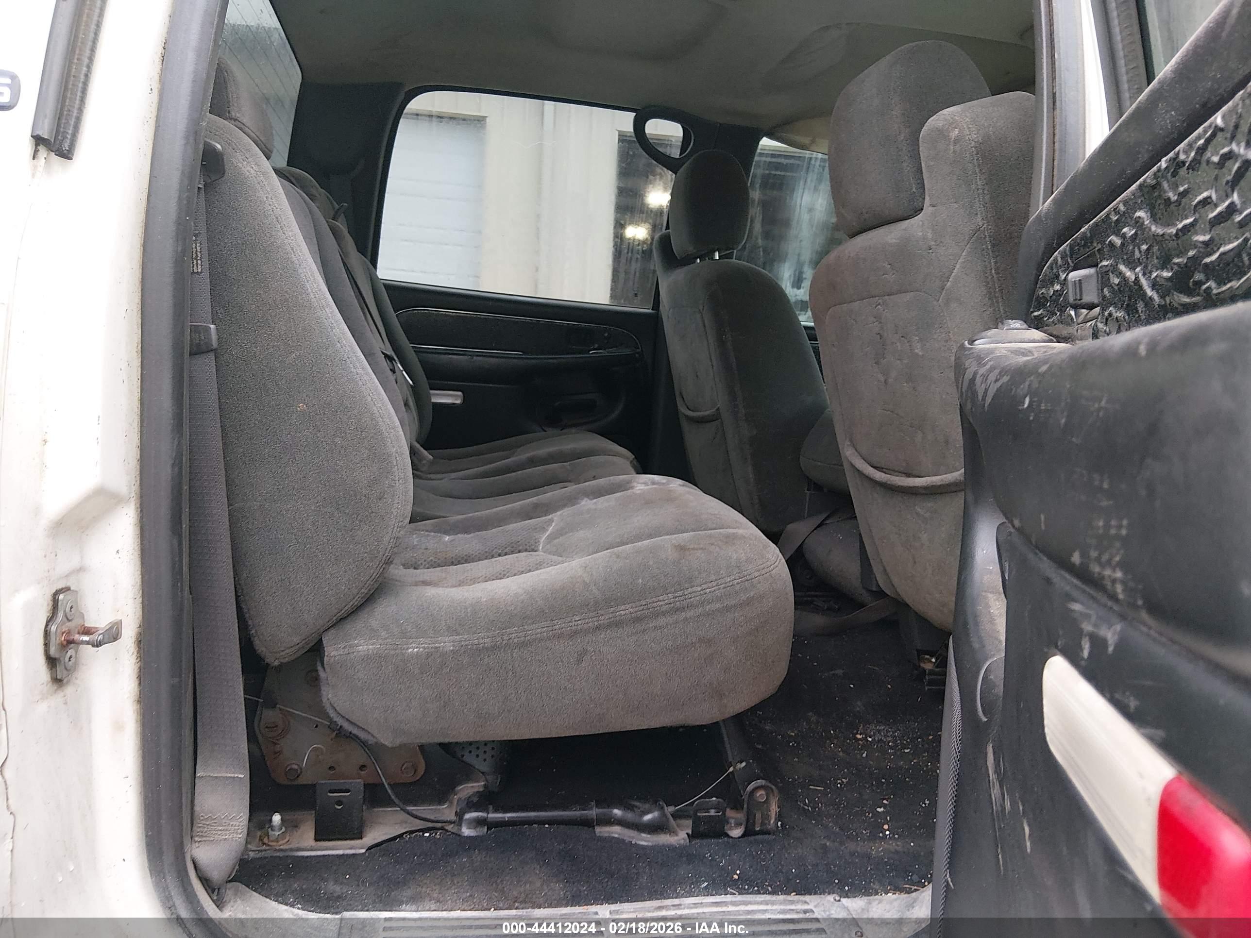 CHEVROLET SILVERADO image 8