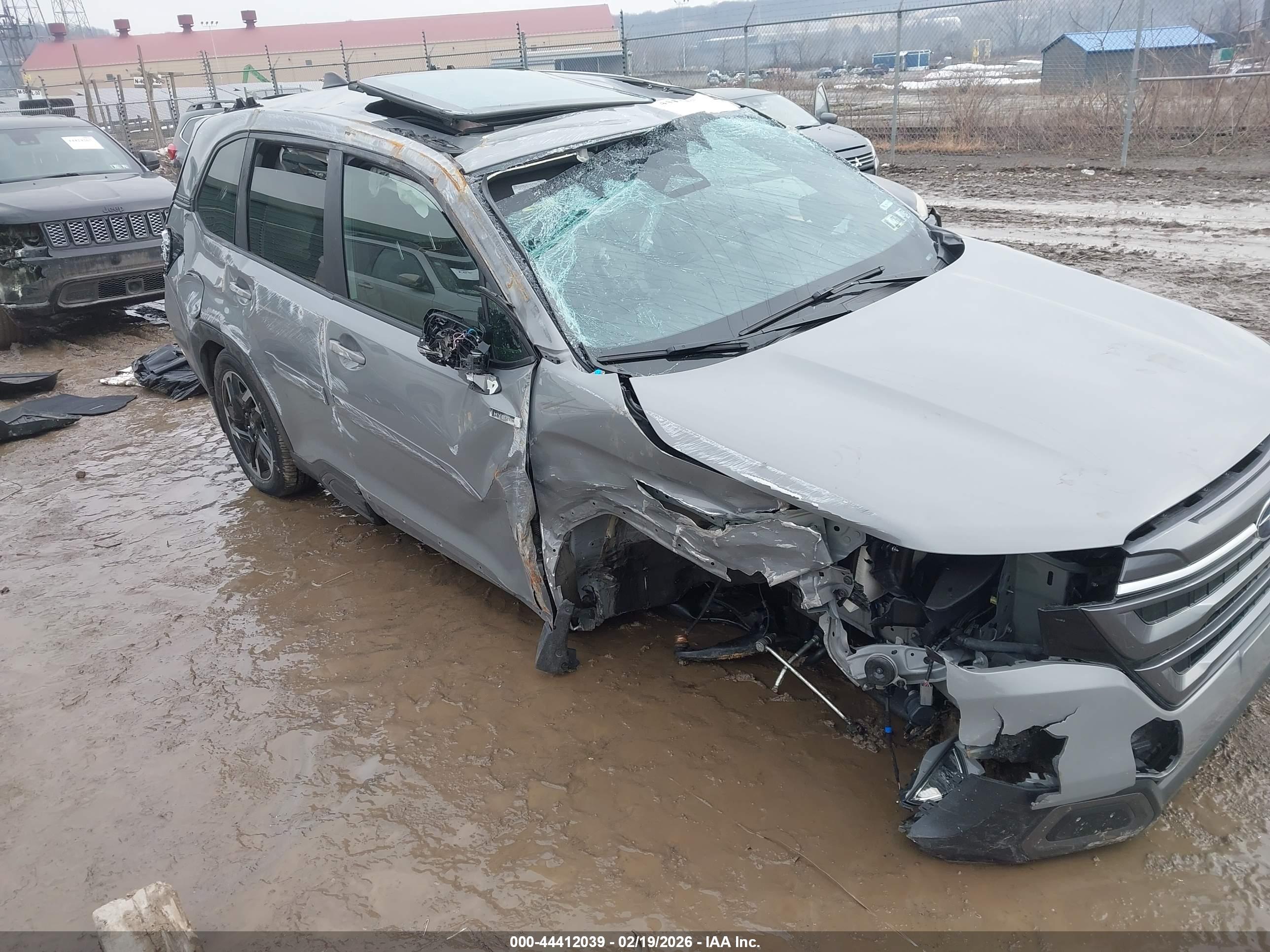 SUBARU FORESTER image 6