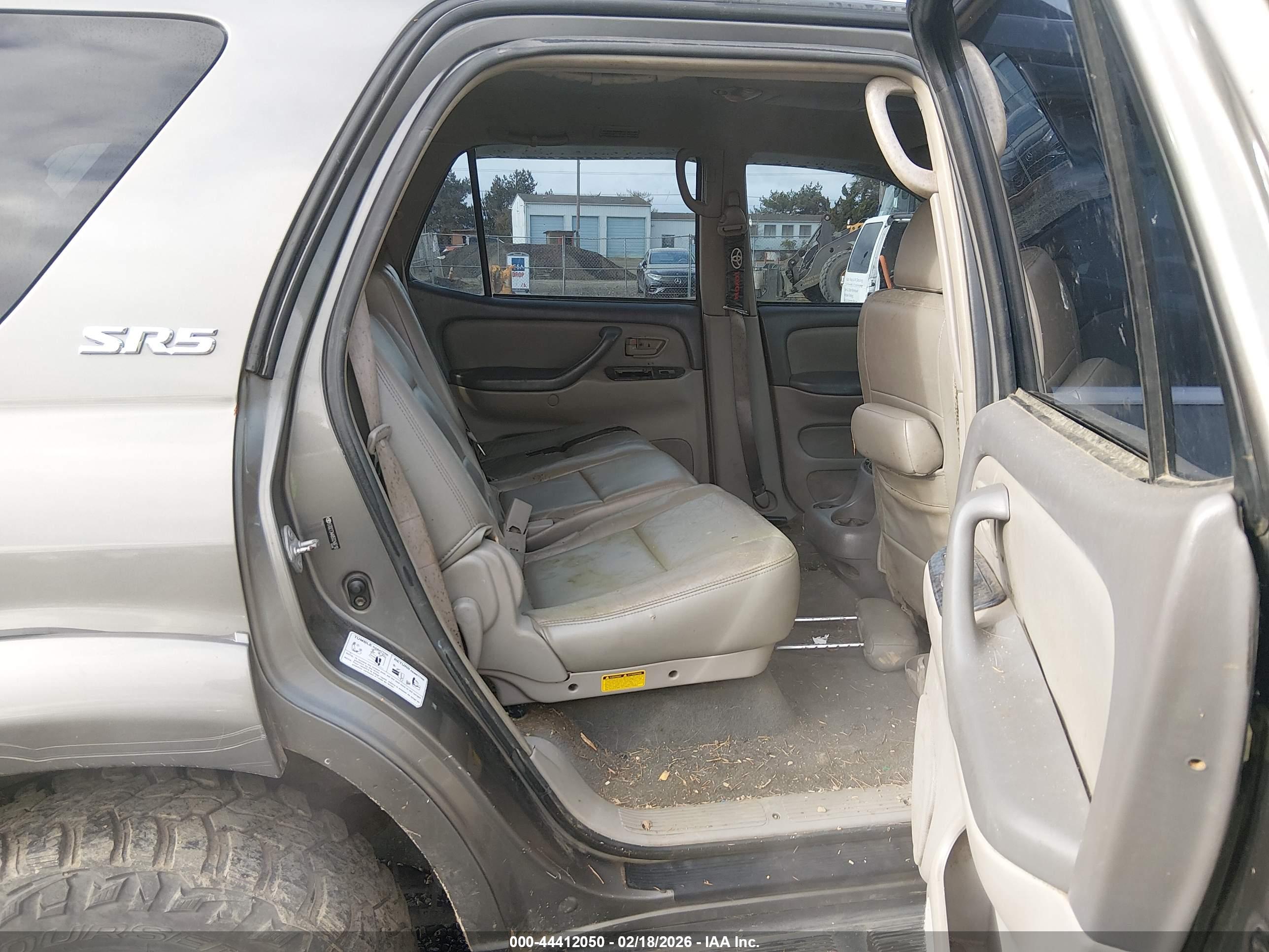 TOYOTA SEQUOIA image 8