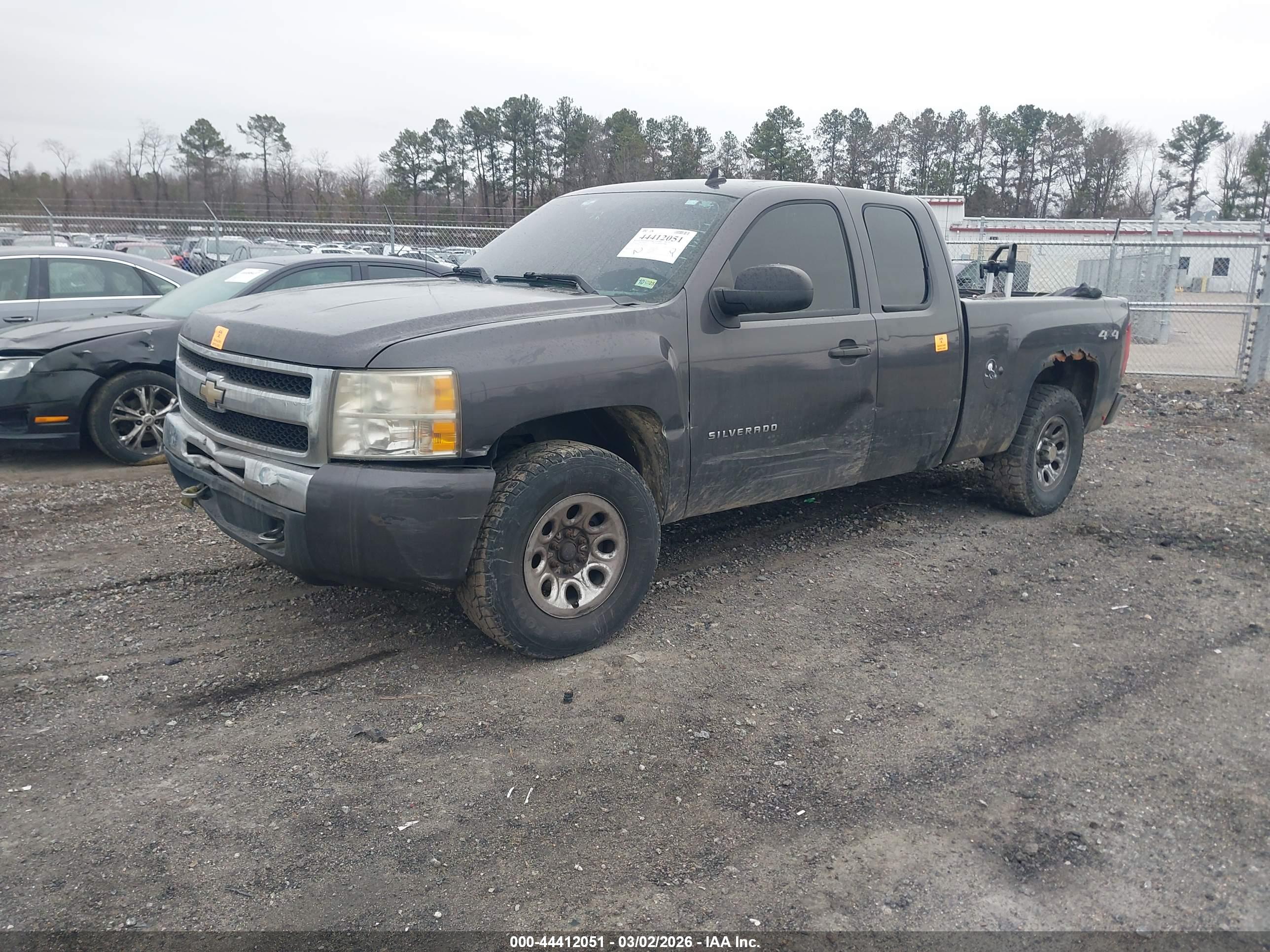CHEVROLET SILVERADO image 2