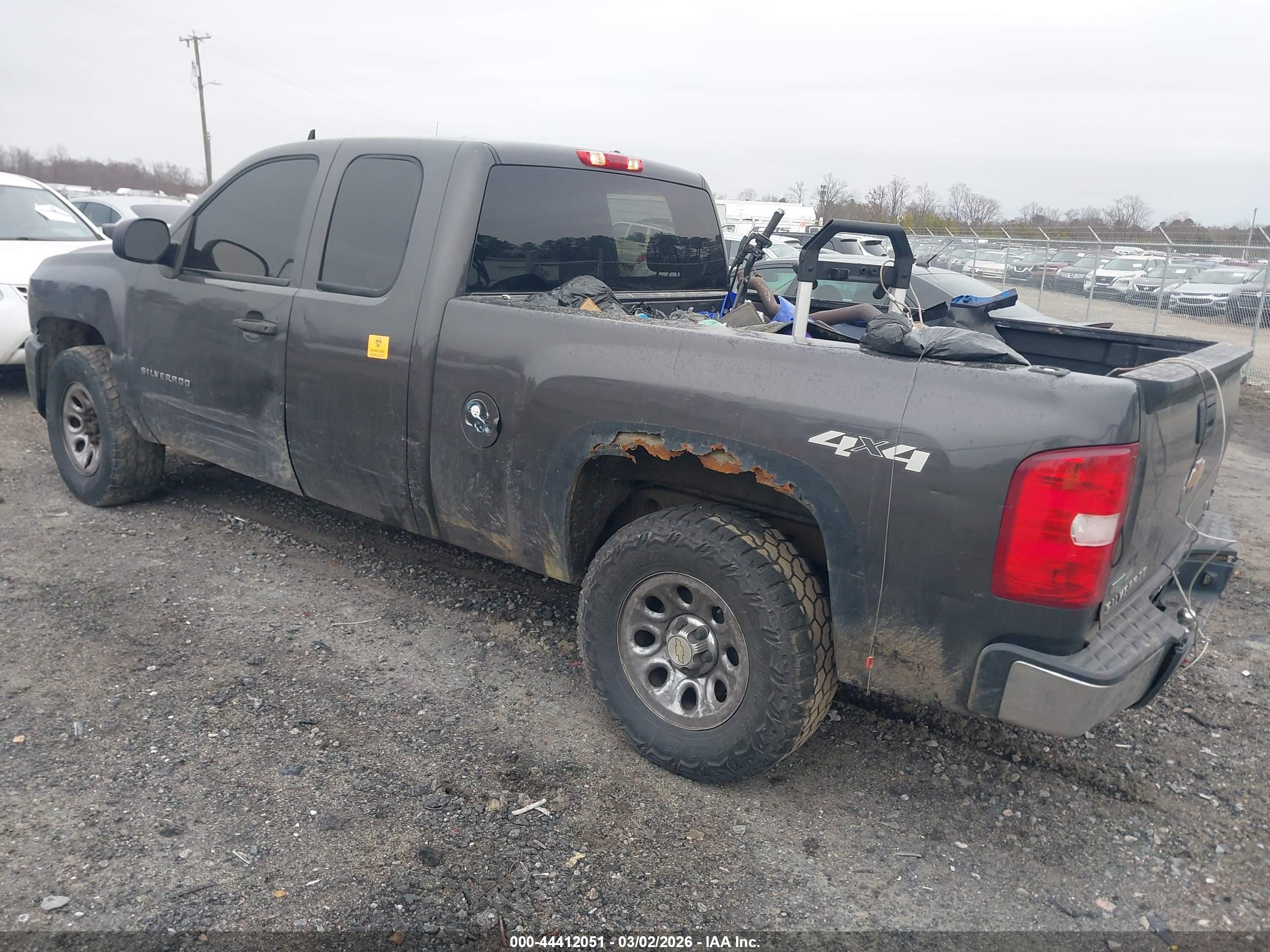 CHEVROLET SILVERADO image 3