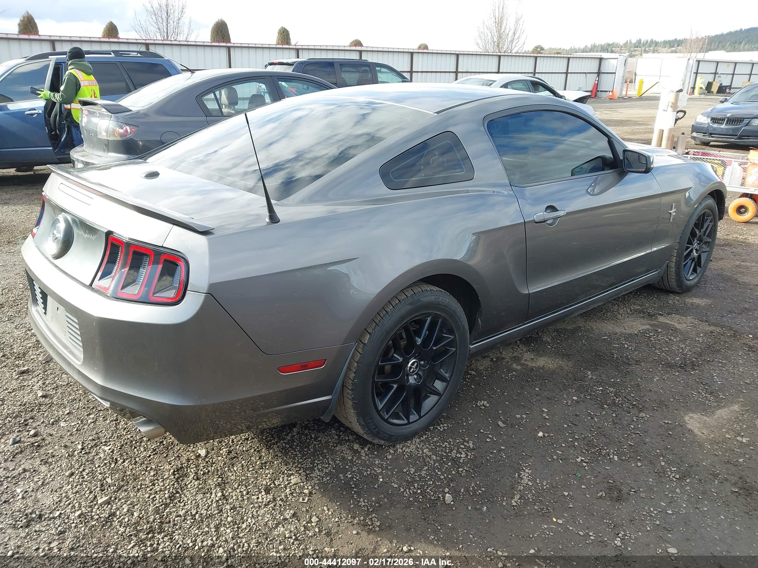 FORD MUSTANG image 4