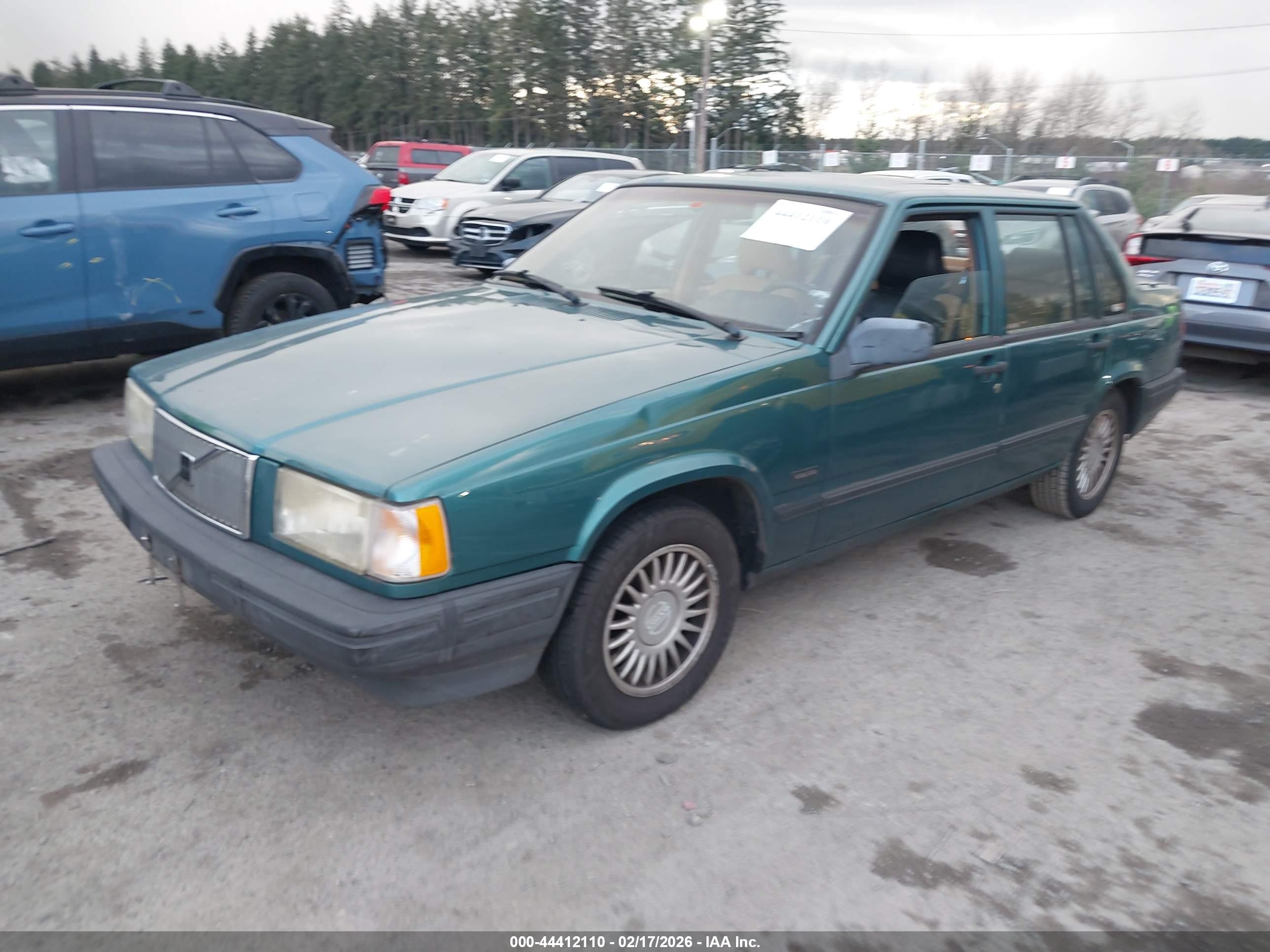 VOLVO 940 image 2