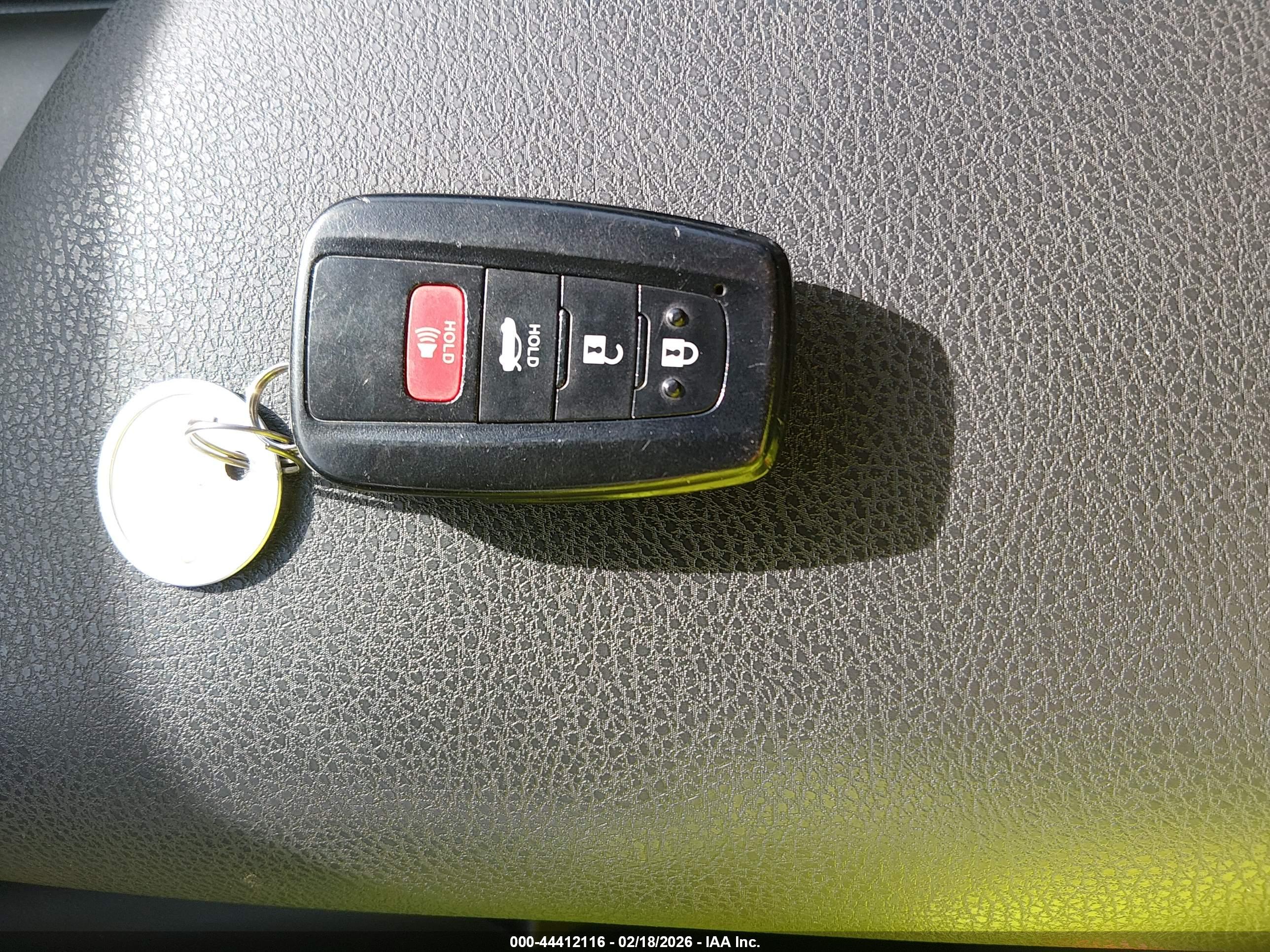 TOYOTA CAMRY image 11