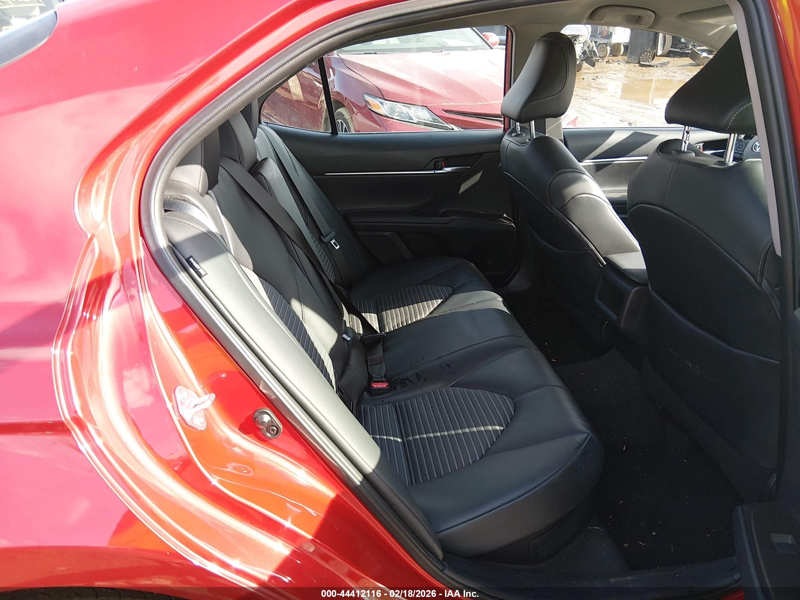 TOYOTA CAMRY image 8