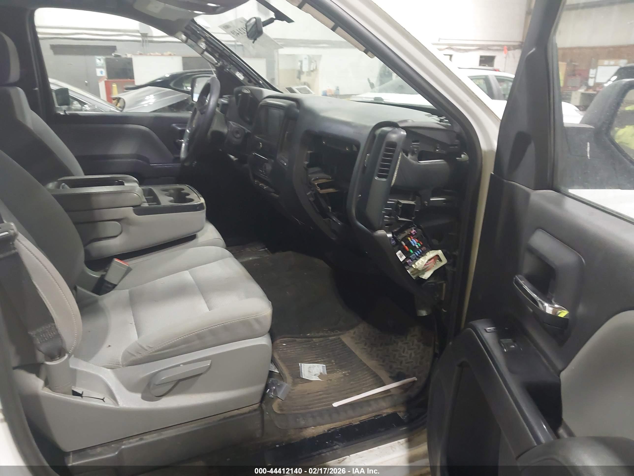 CHEVROLET SILVERADO image 5