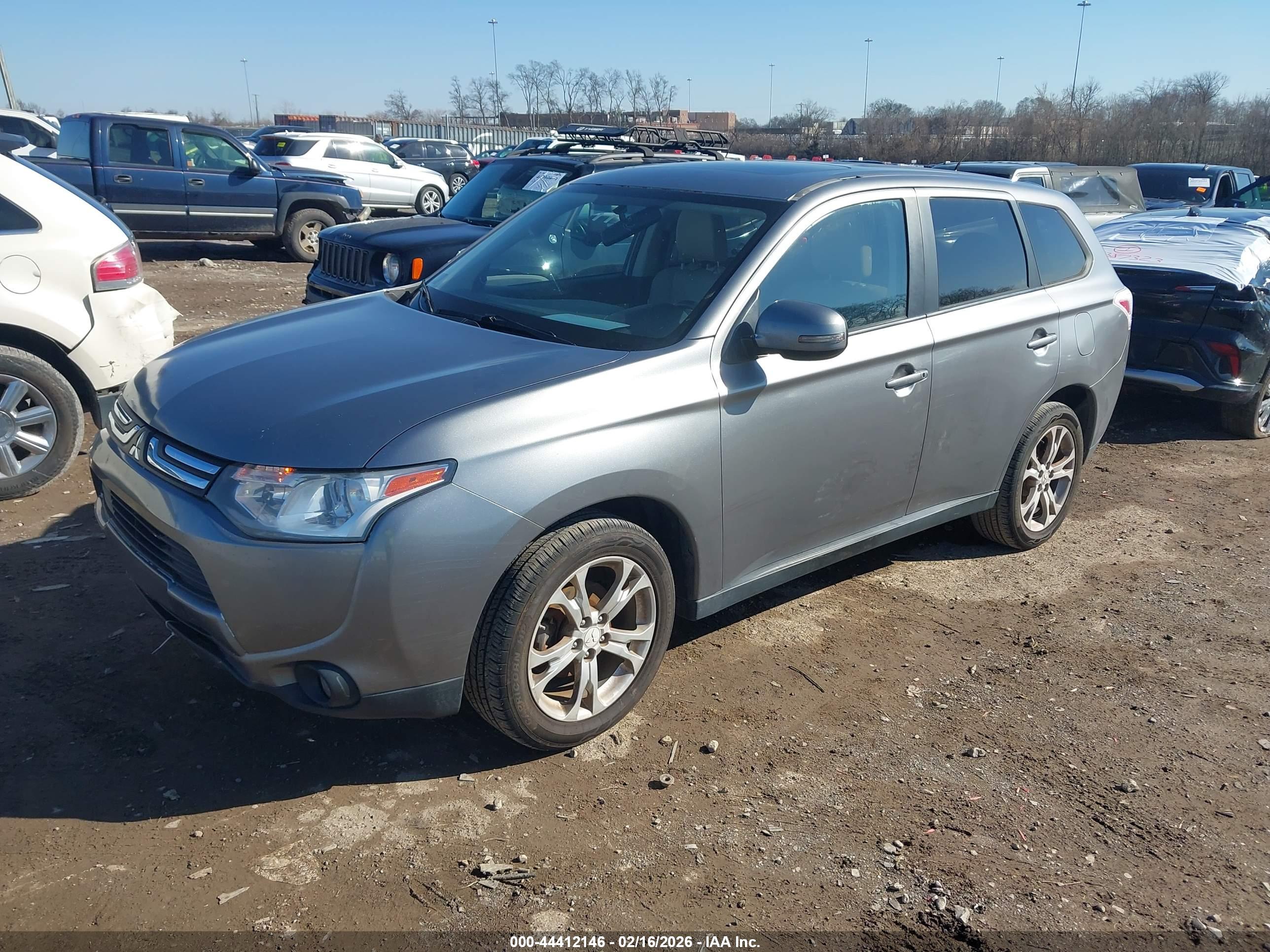MITSUBISHI OUTLANDER image 4