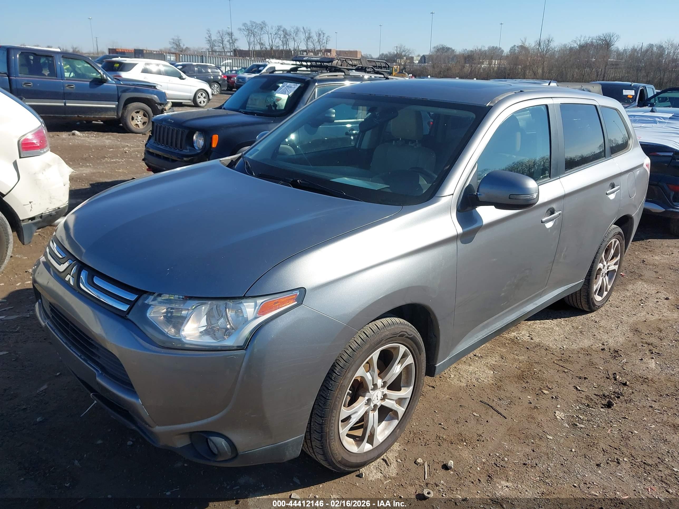 MITSUBISHI OUTLANDER image 6