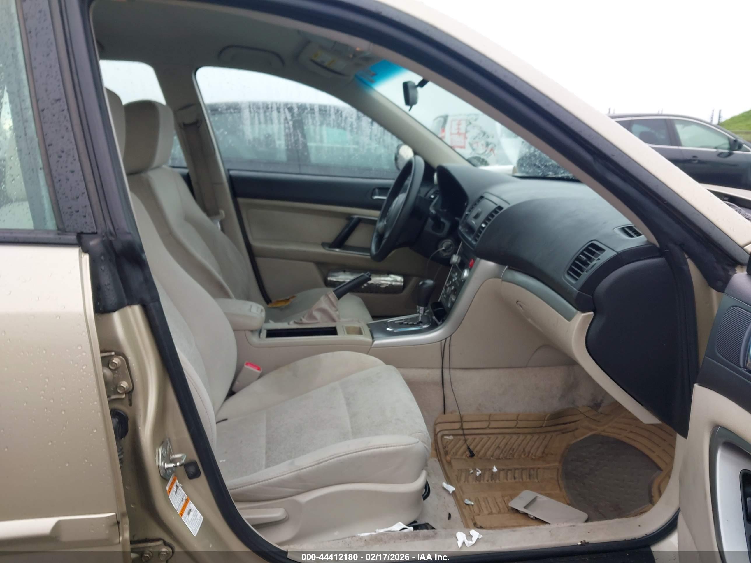 SUBARU OUTBACK image 5