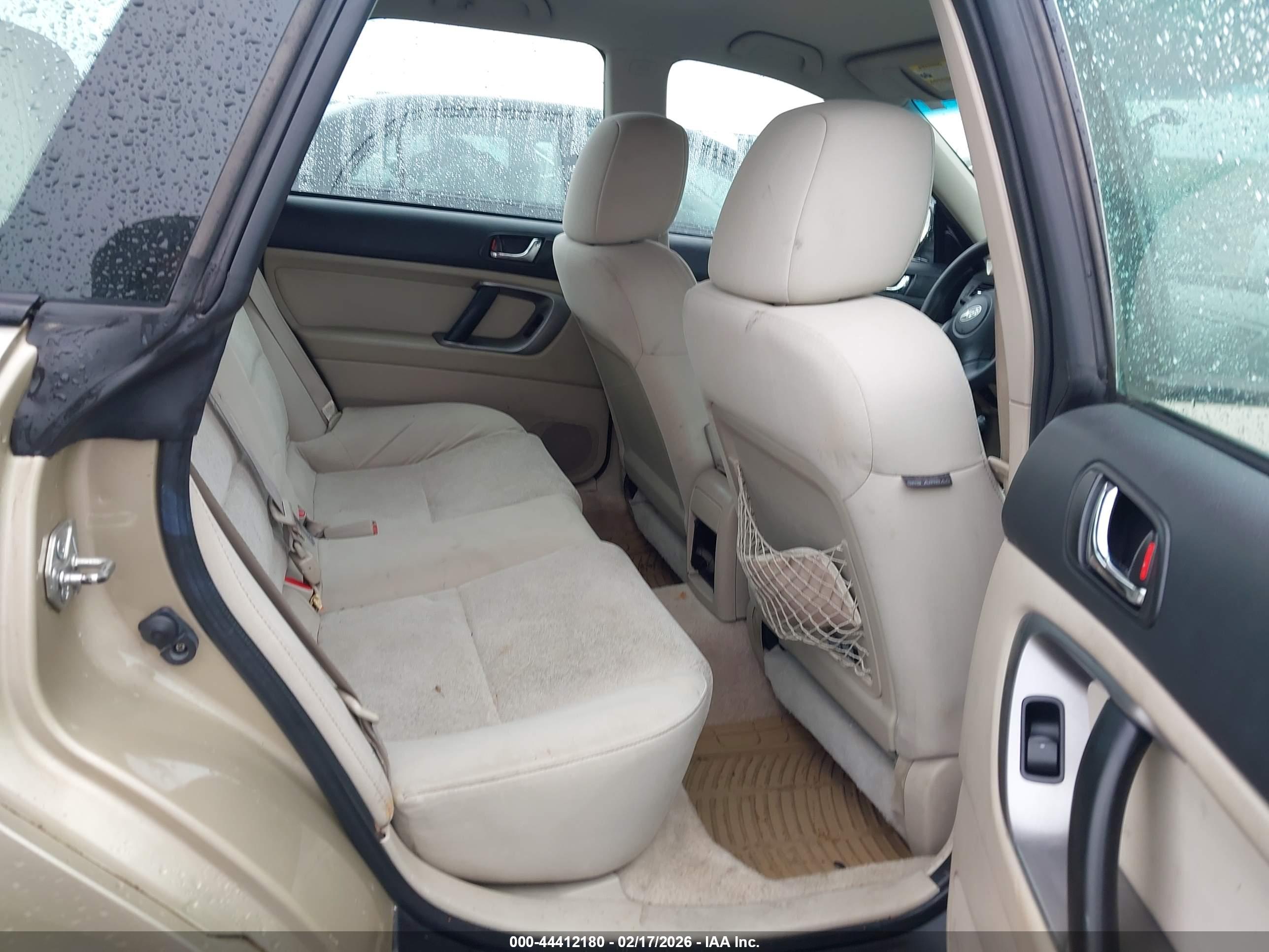 SUBARU OUTBACK image 8