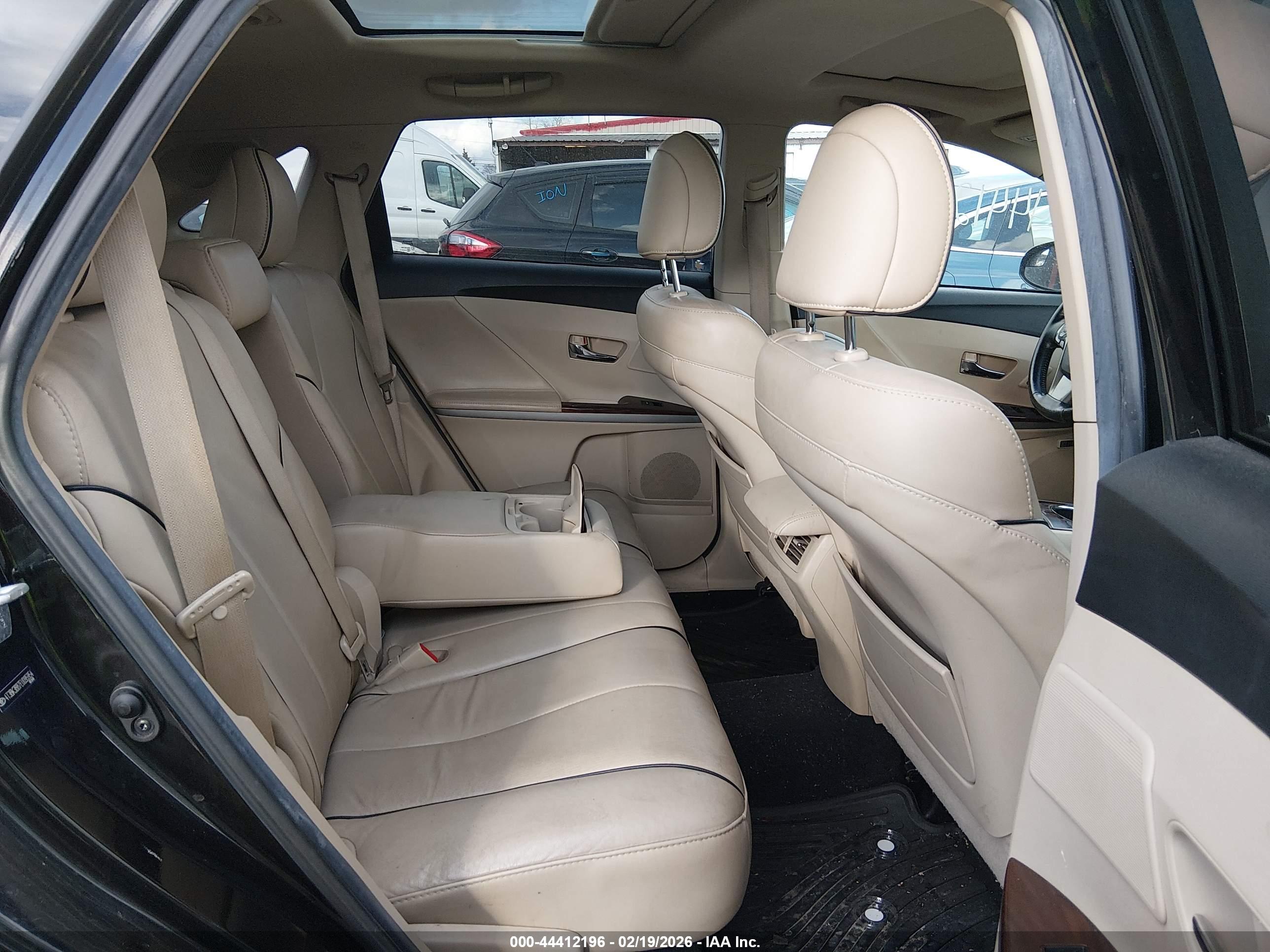 TOYOTA VENZA image 8