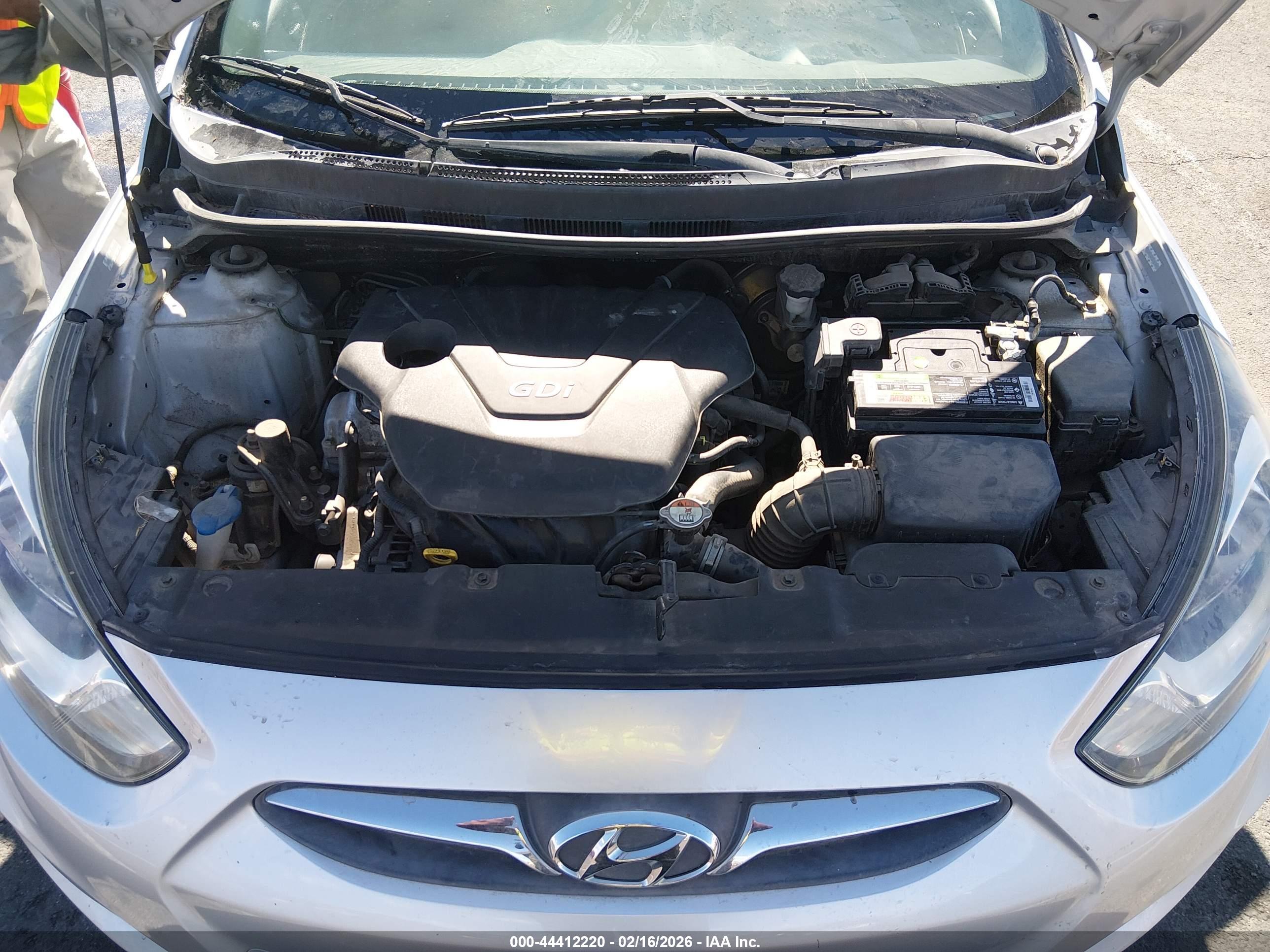 HYUNDAI ACCENT image 10
