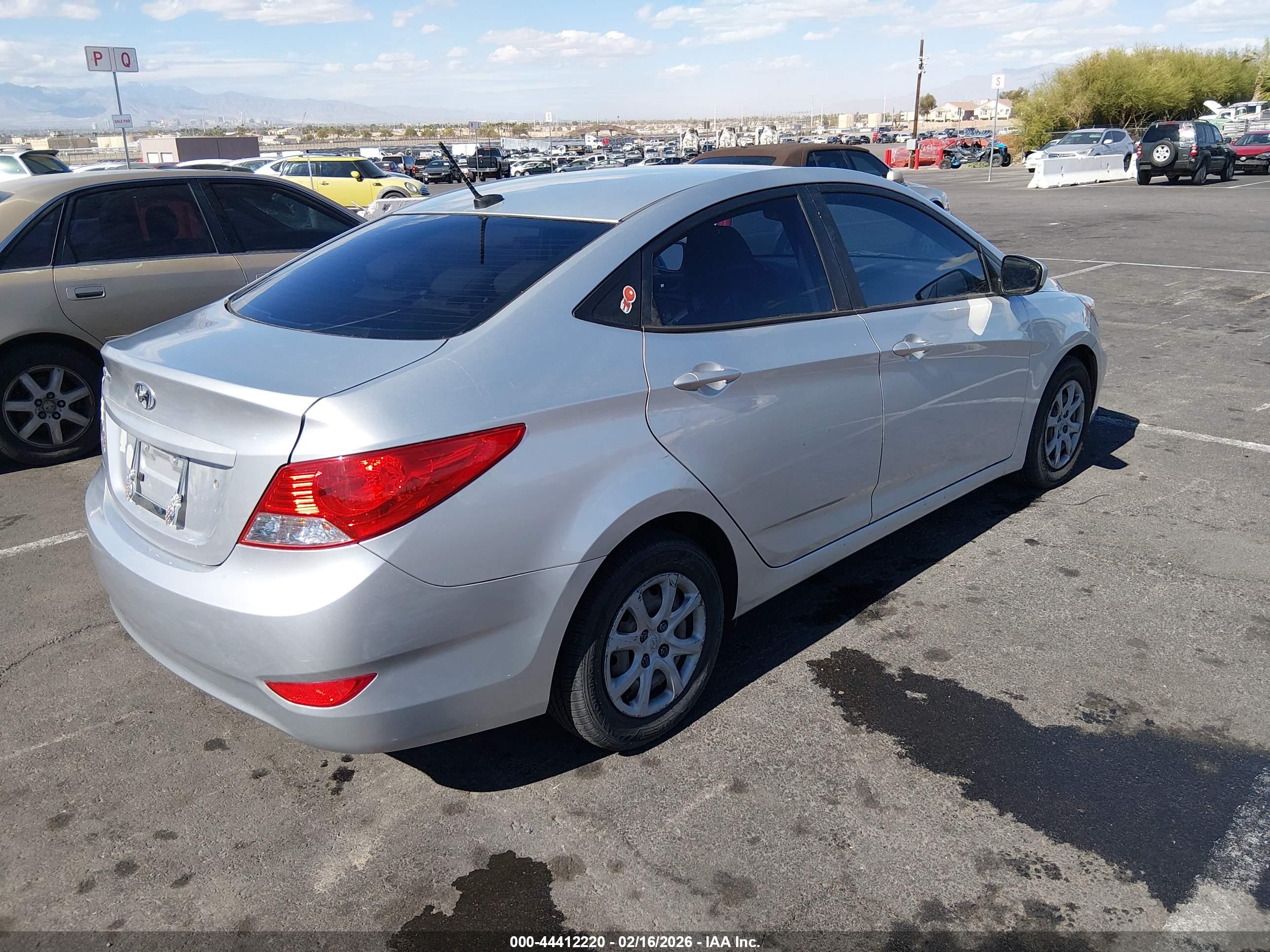 HYUNDAI ACCENT image 4