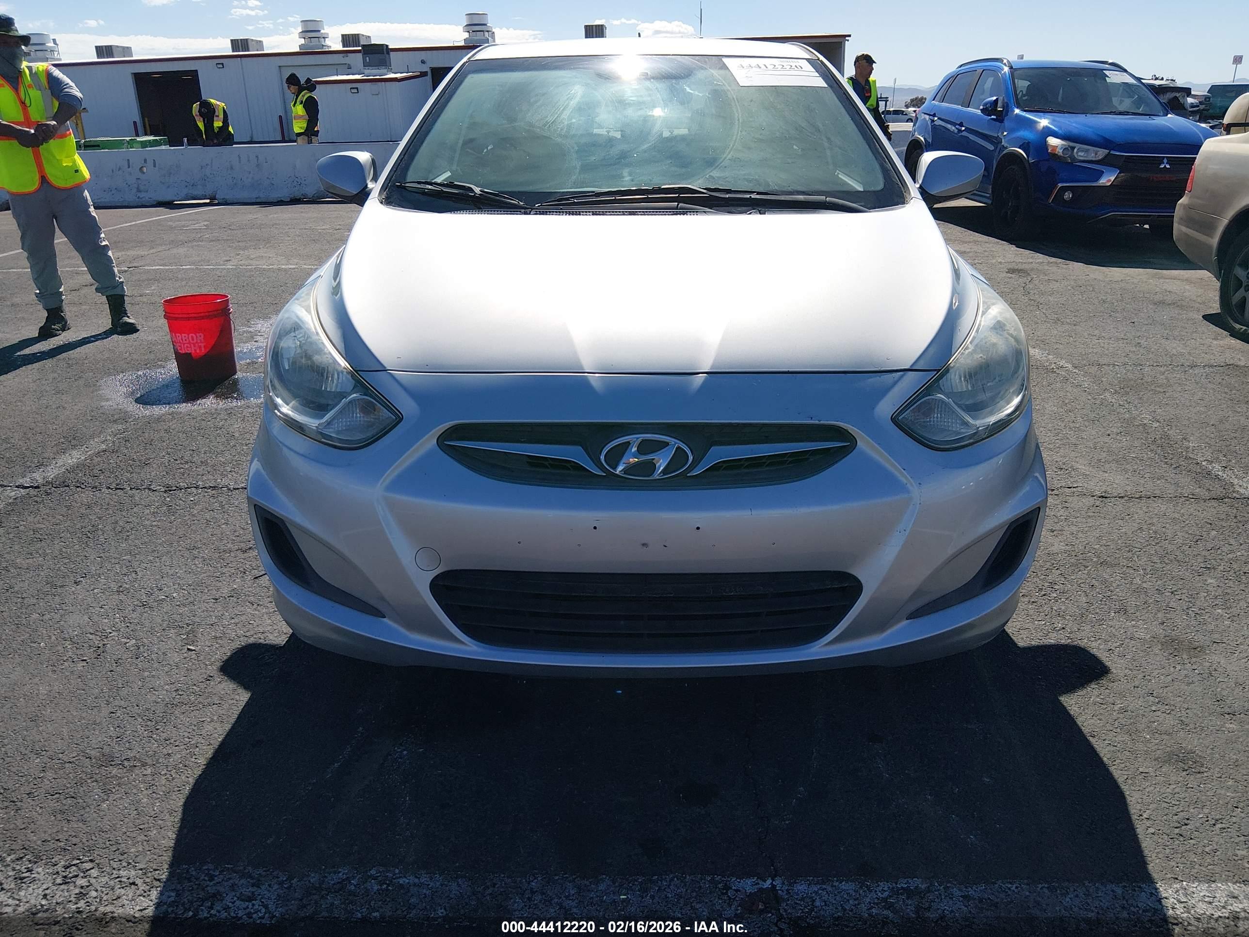 HYUNDAI ACCENT image 6