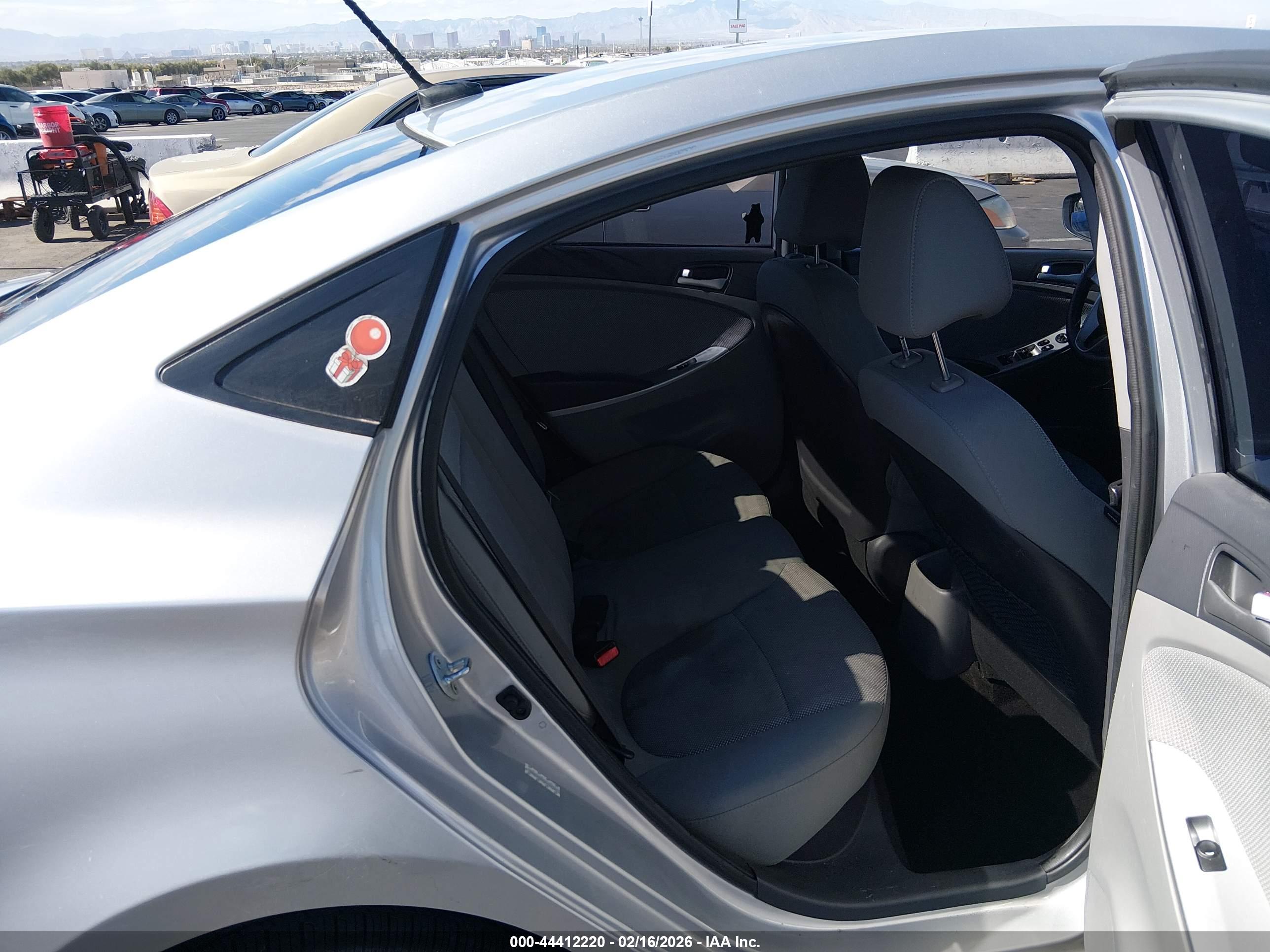 HYUNDAI ACCENT image 8