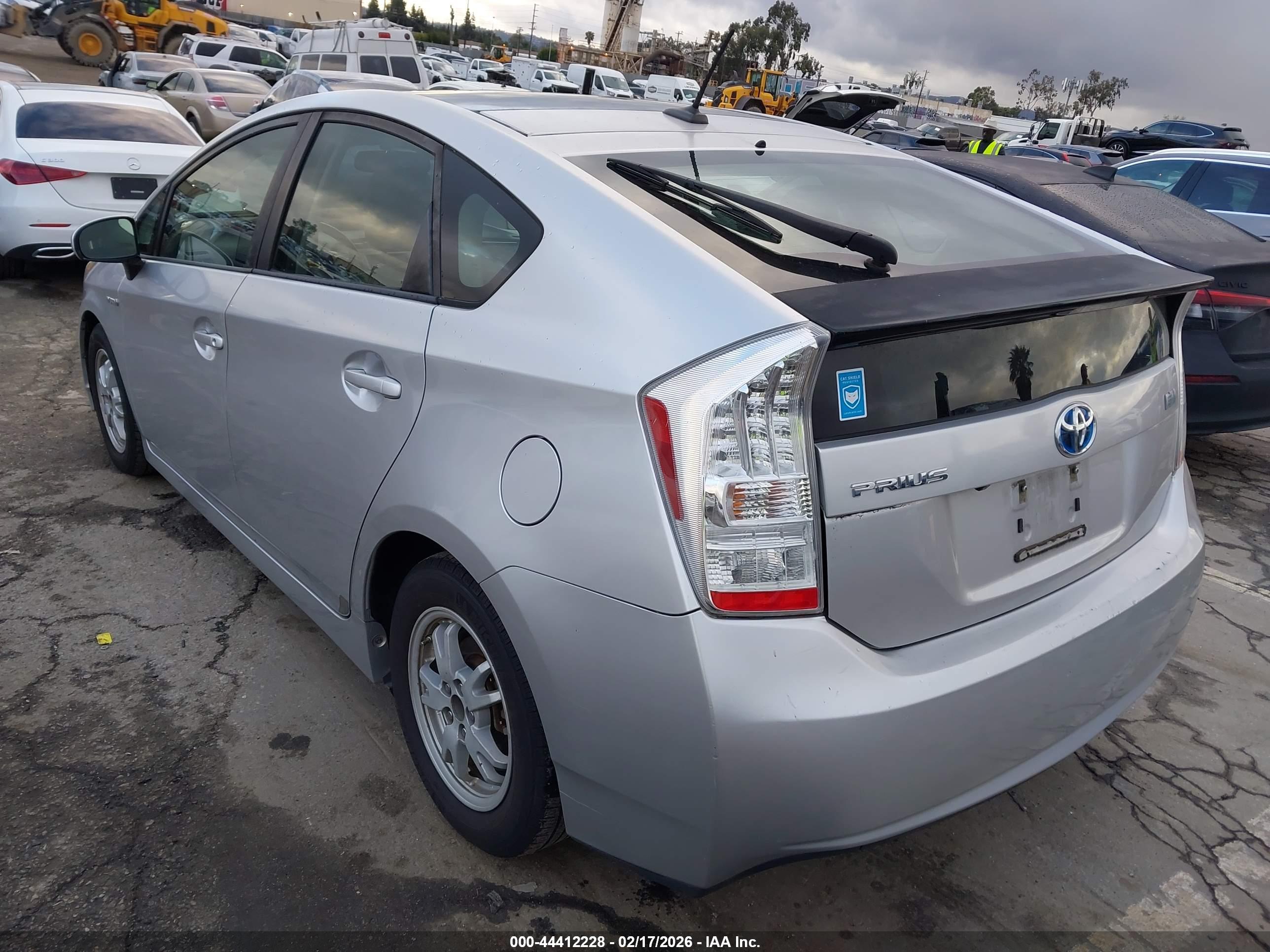 TOYOTA PRIUS image 3