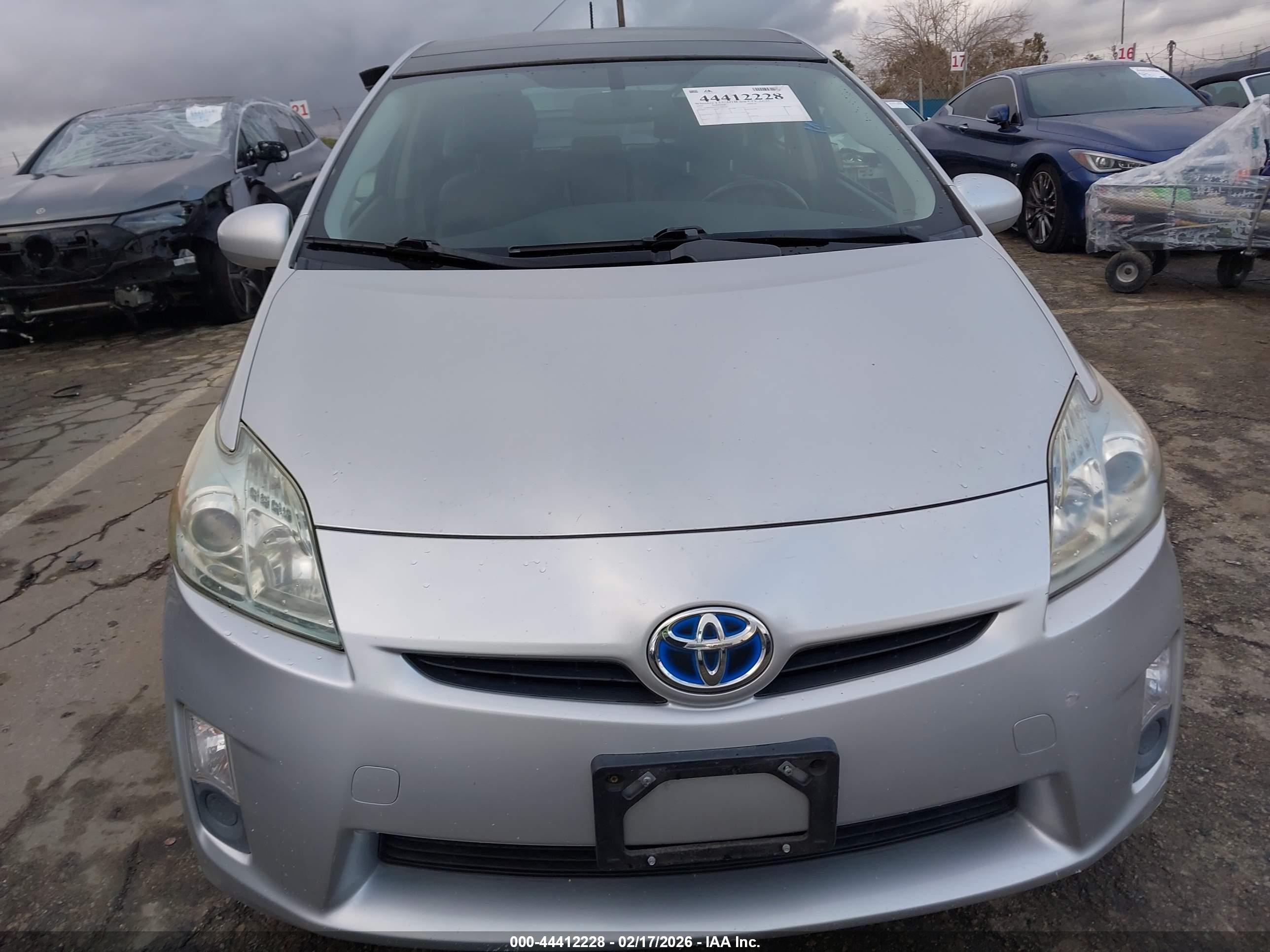 TOYOTA PRIUS image 6