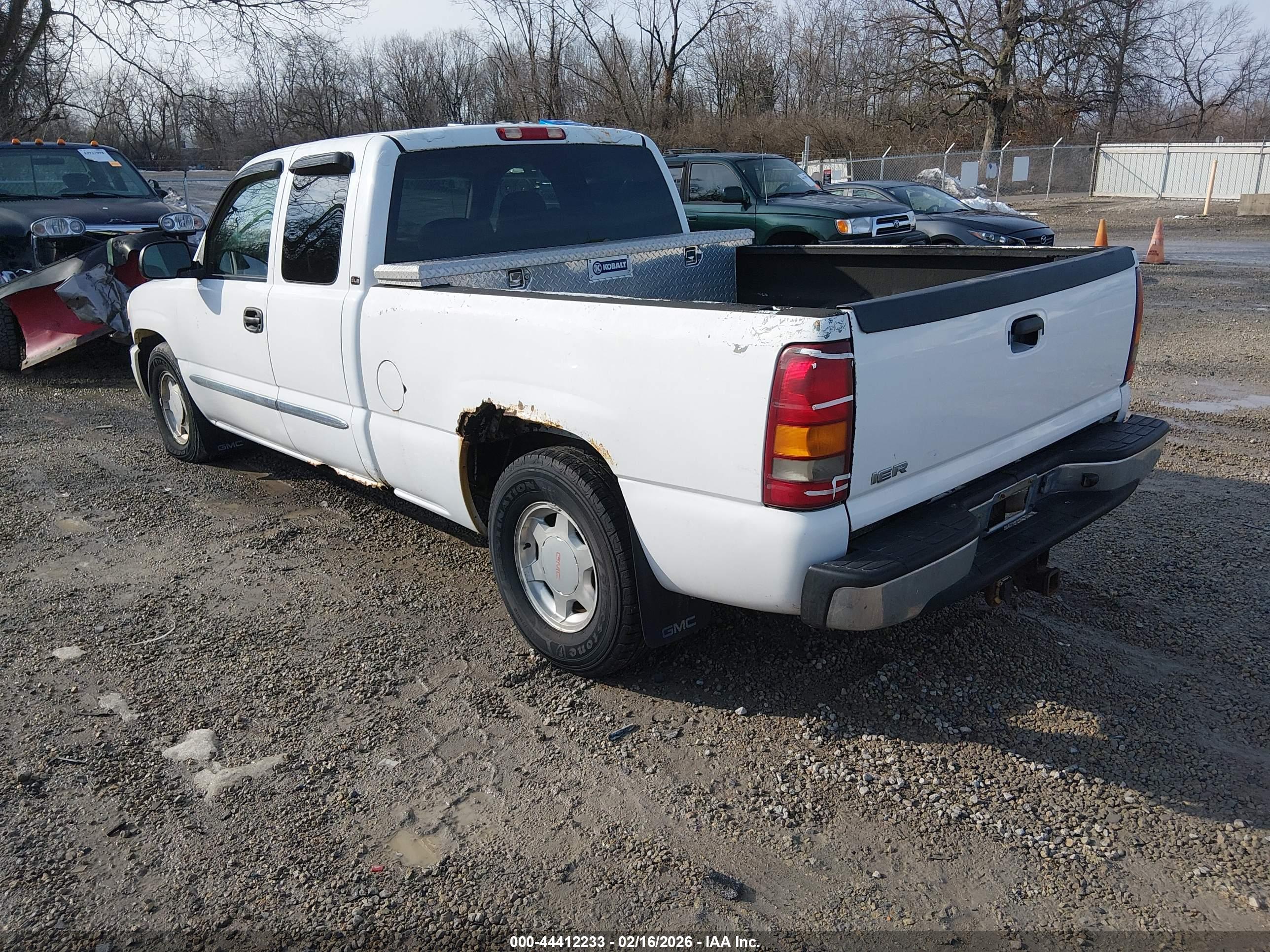 GMC SIERRA image 3