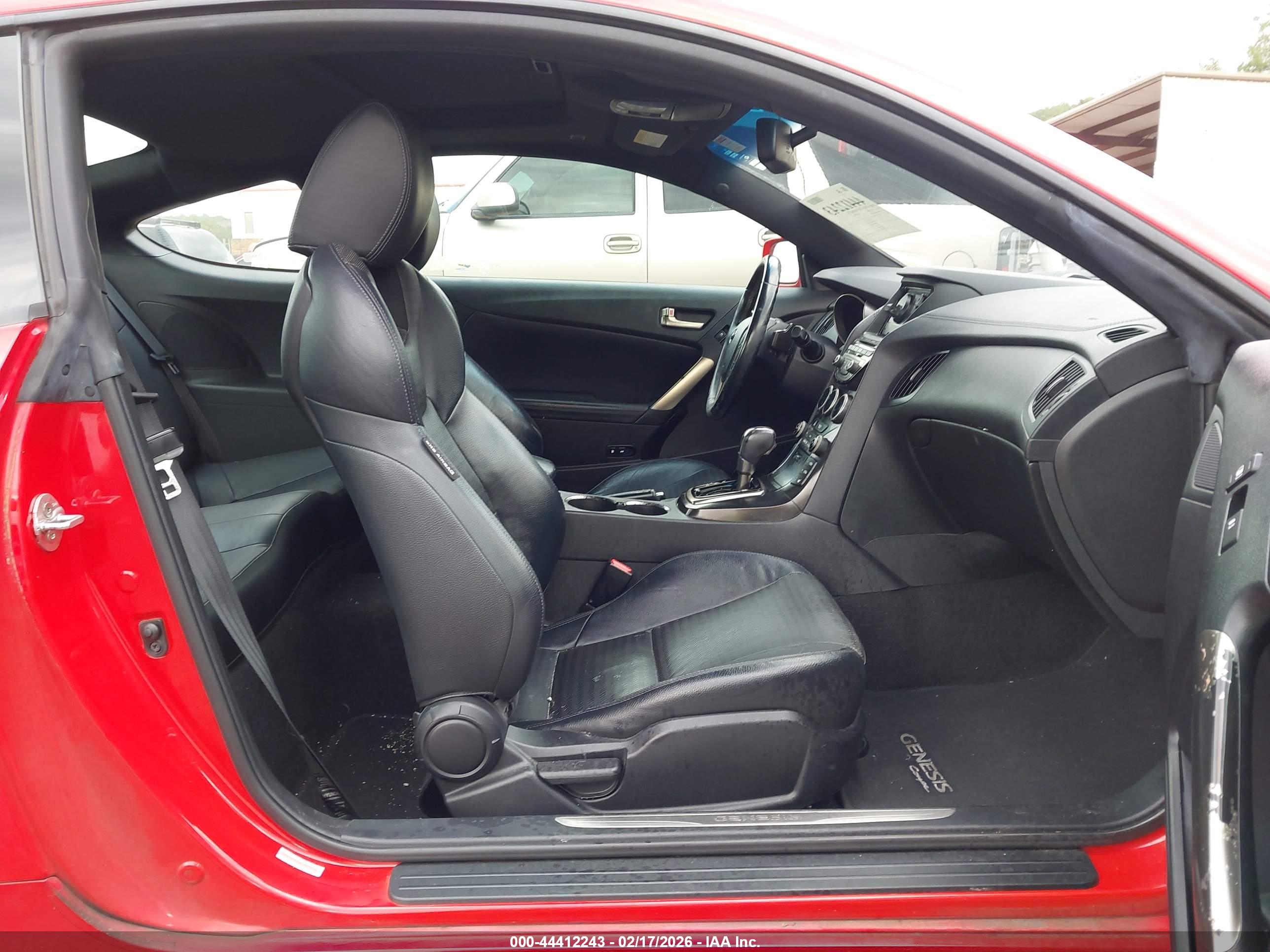 HYUNDAI GENESIS image 5