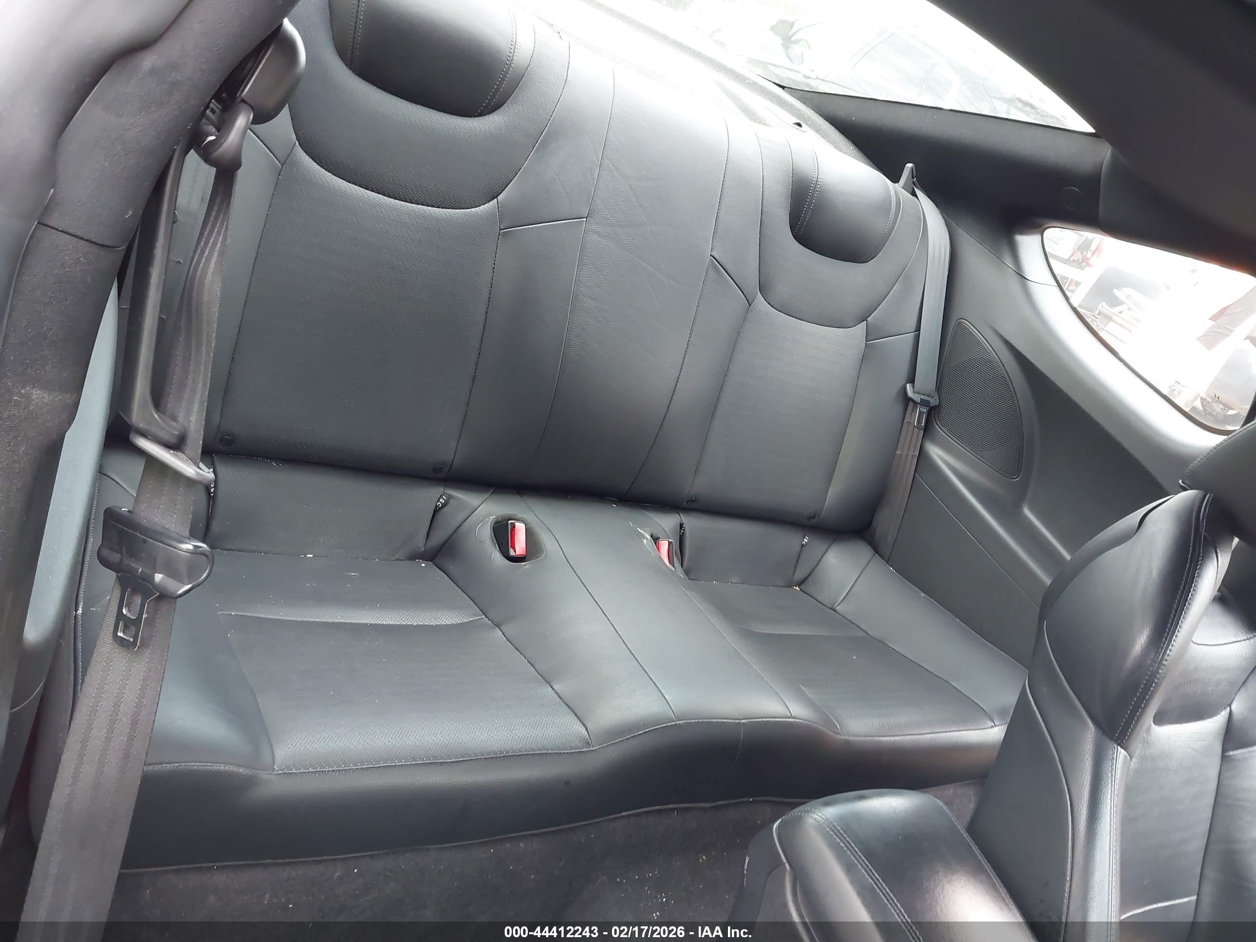 HYUNDAI GENESIS image 8