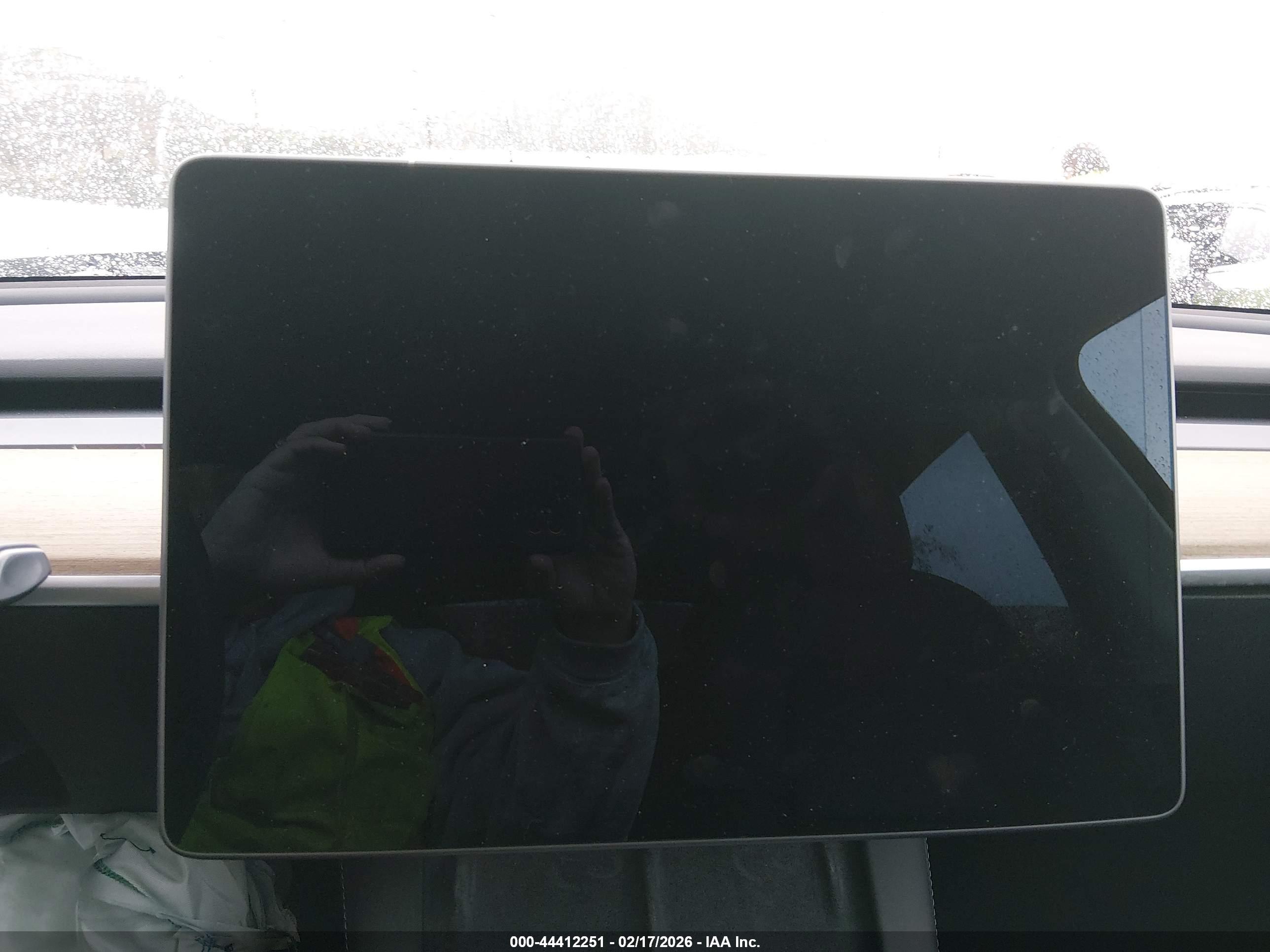 TESLA MODEL image 7