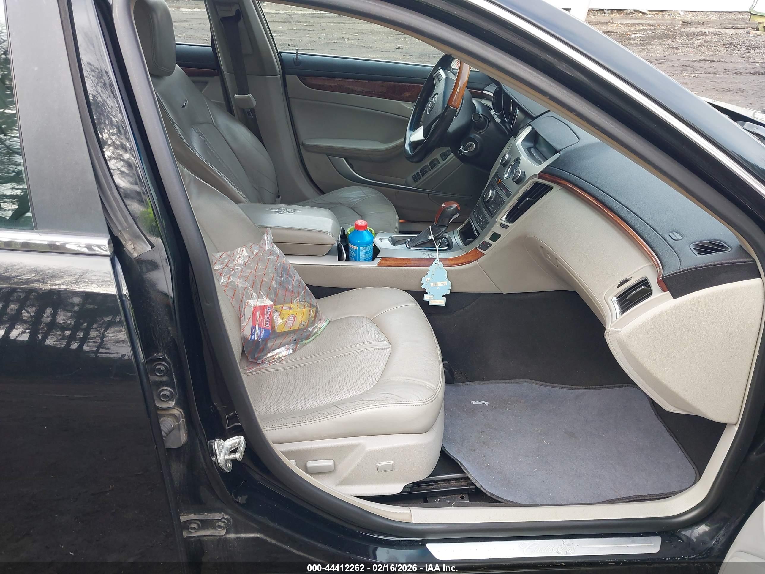 CADILLAC CTS image 5