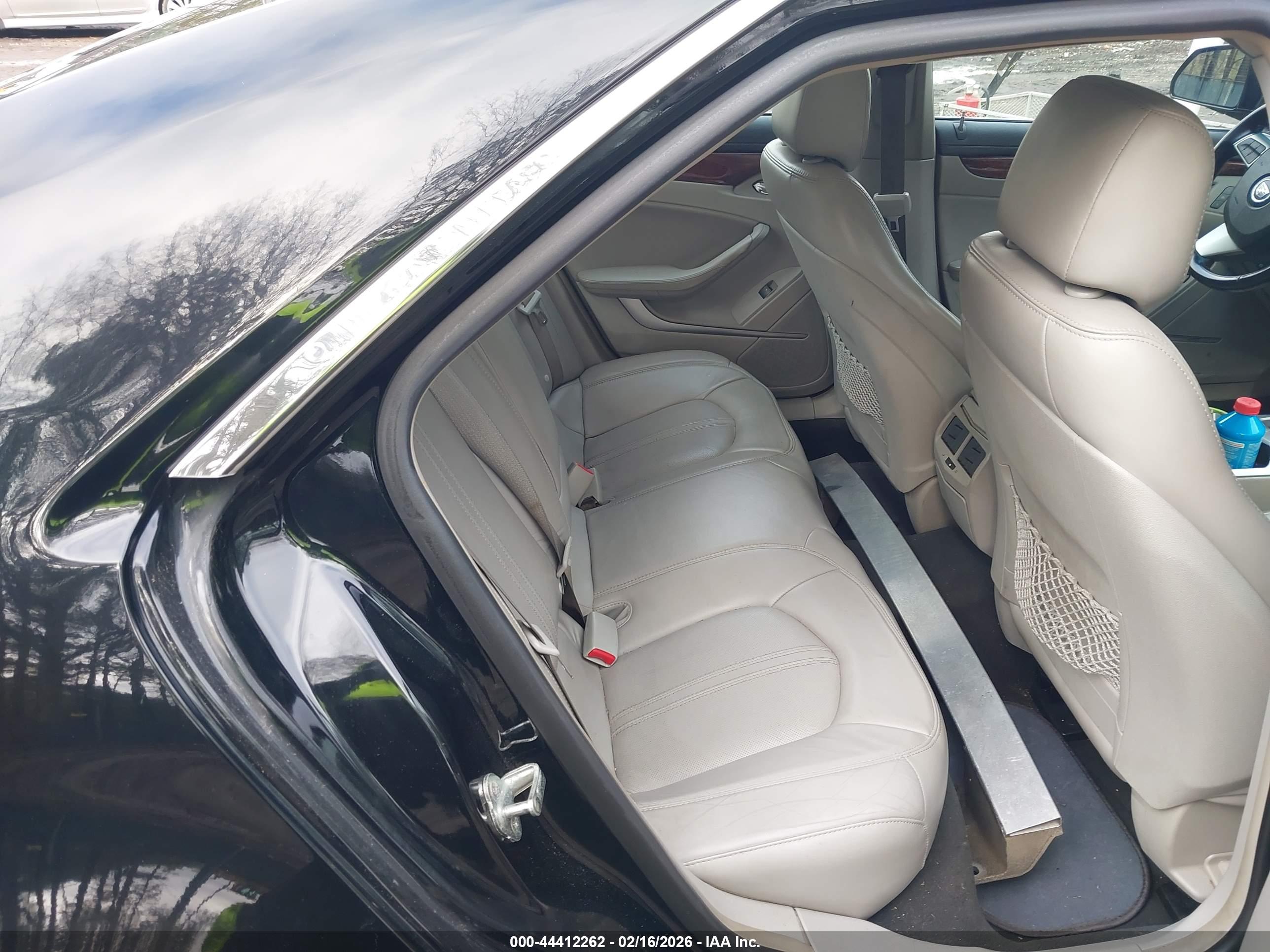 CADILLAC CTS image 8