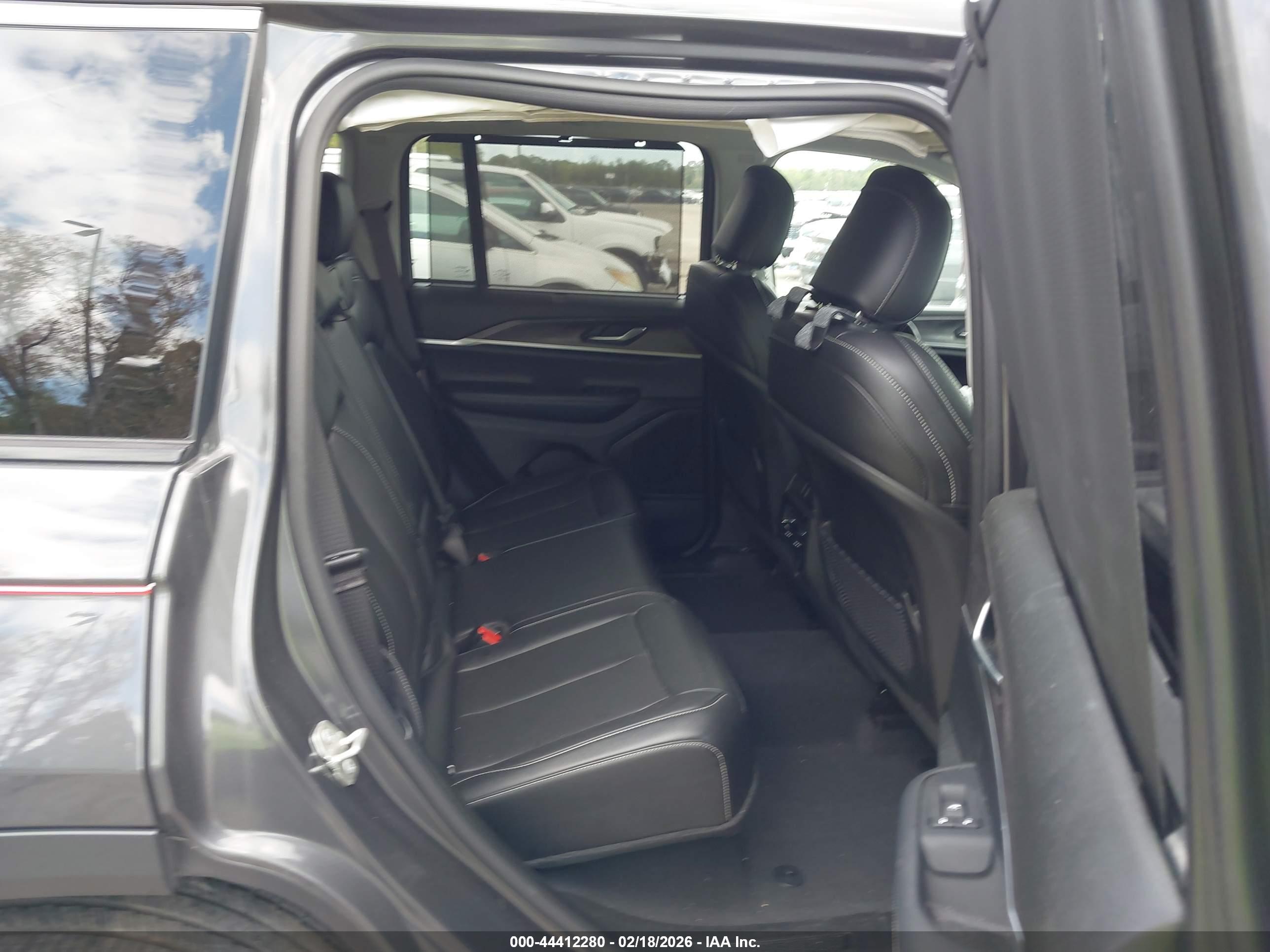 JEEP GRAND image 8