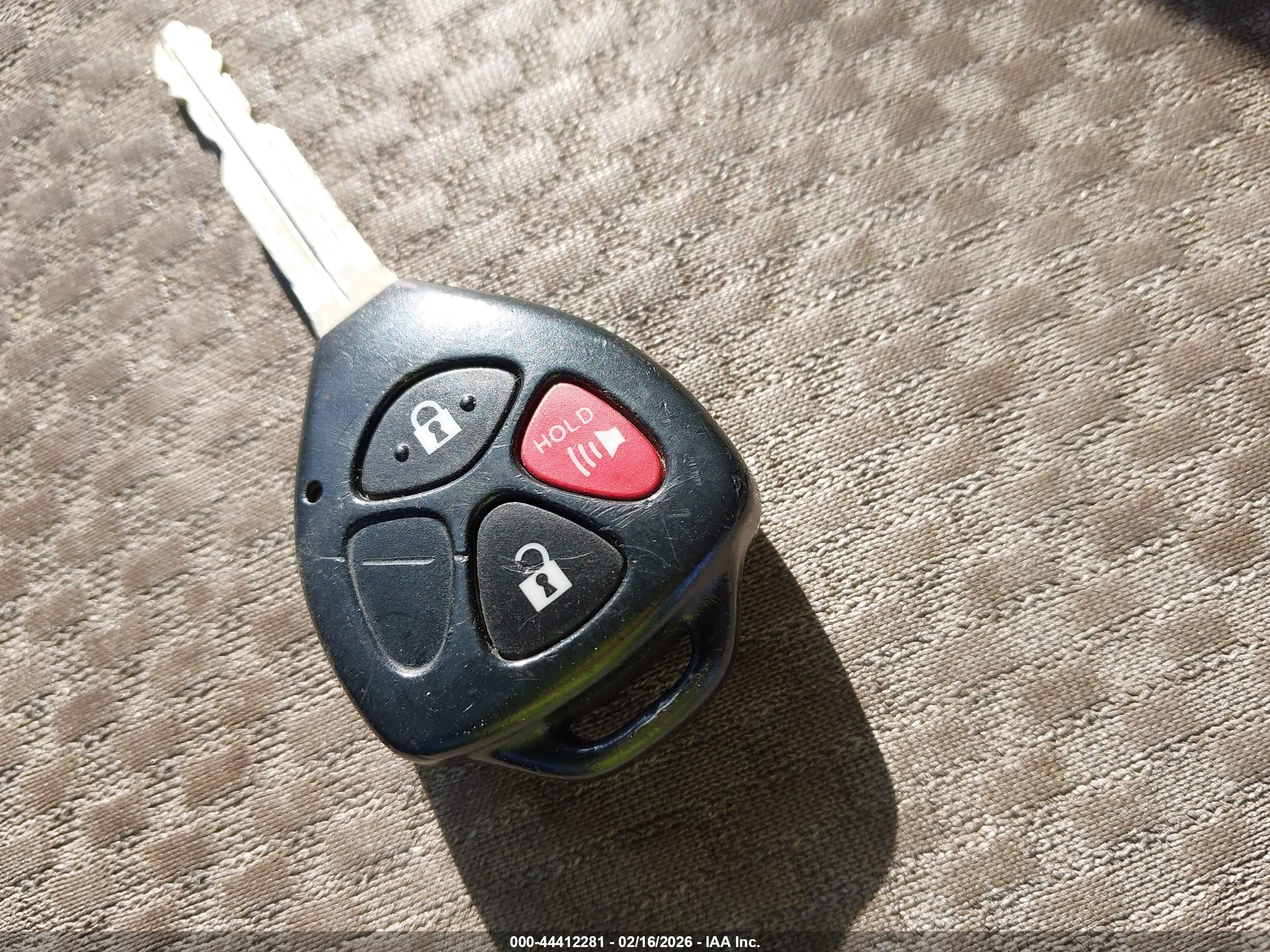 TOYOTA RAV4 image 11