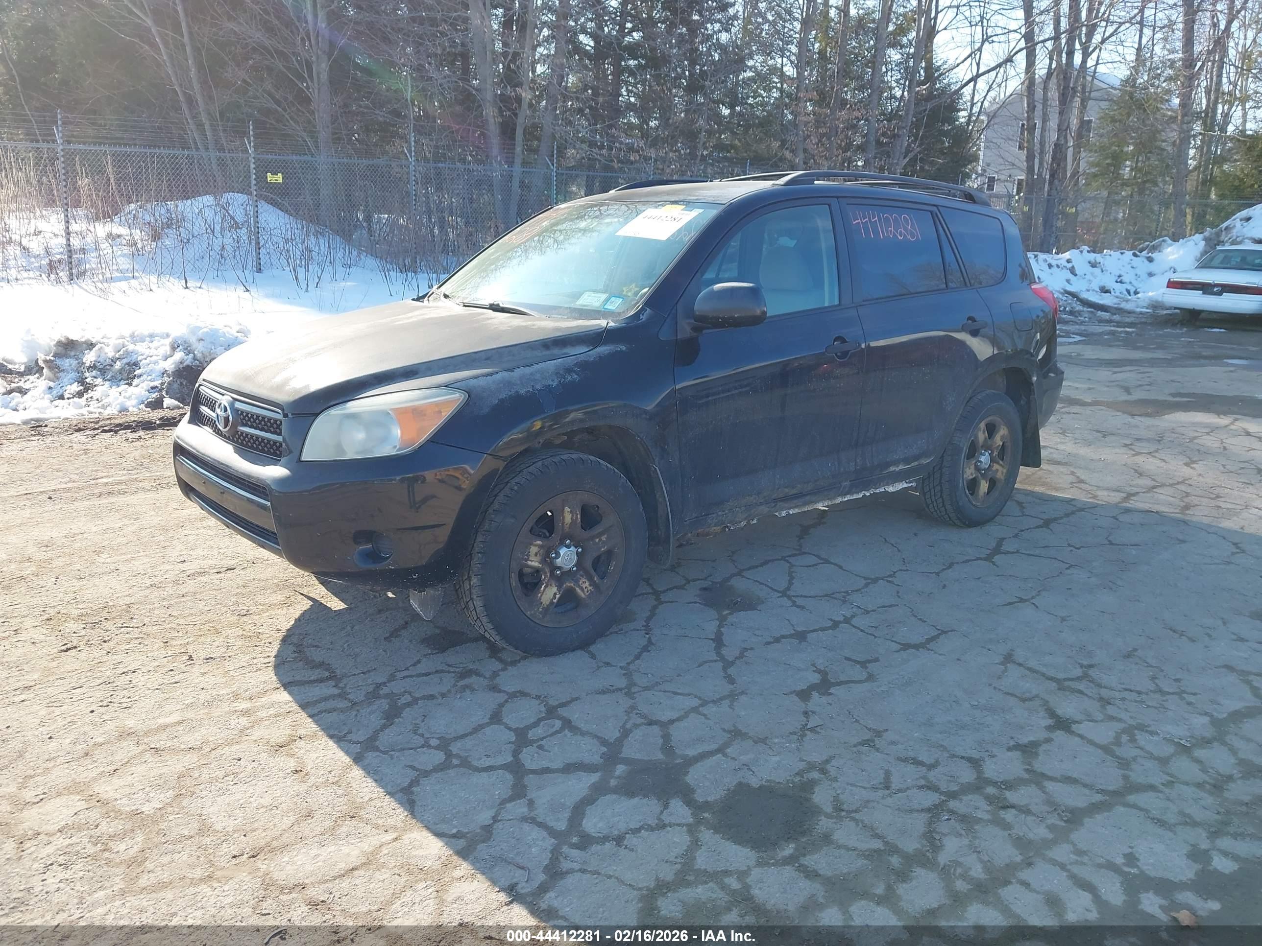 TOYOTA RAV4 image 2