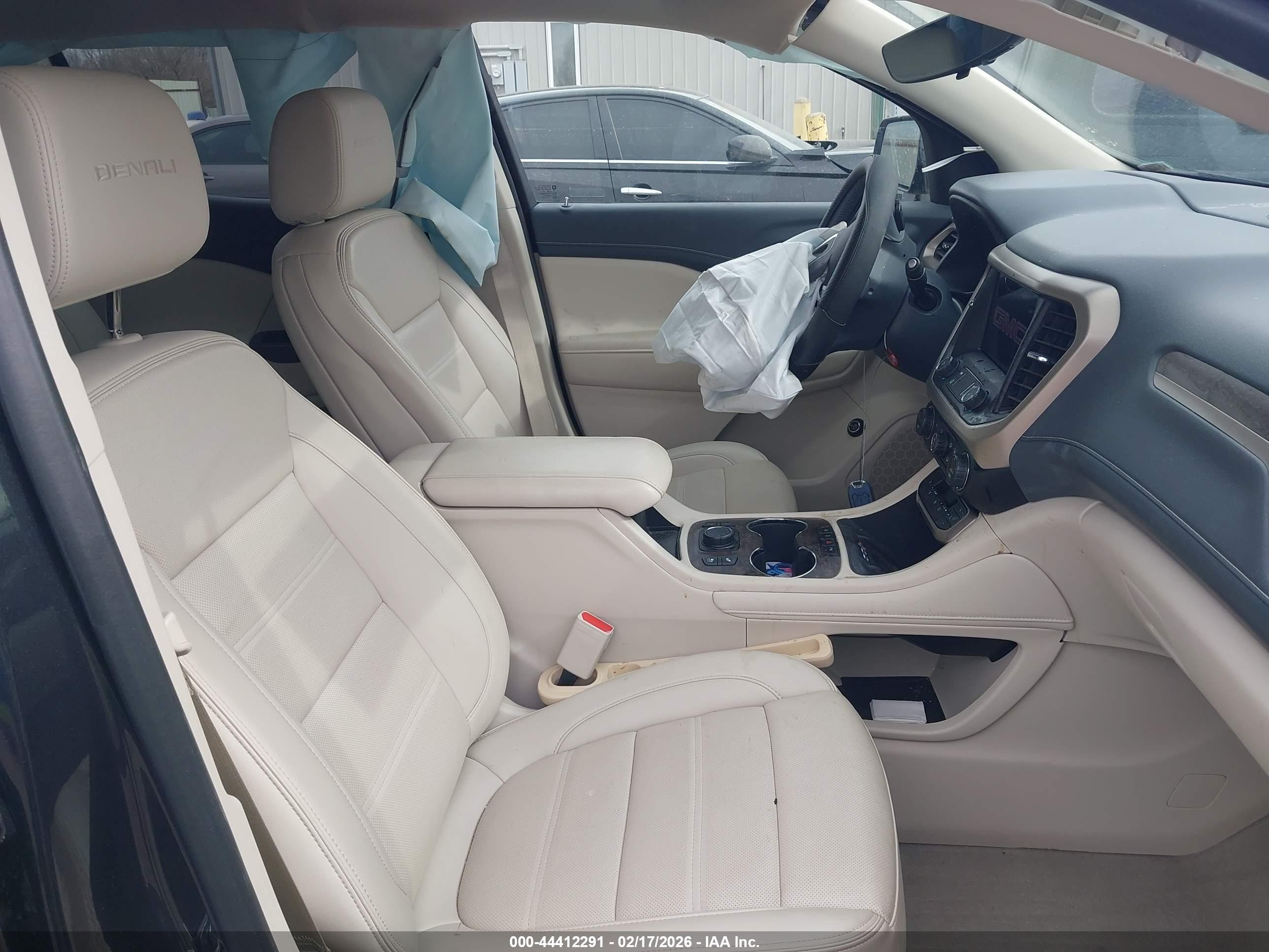 GMC ACADIA image 5