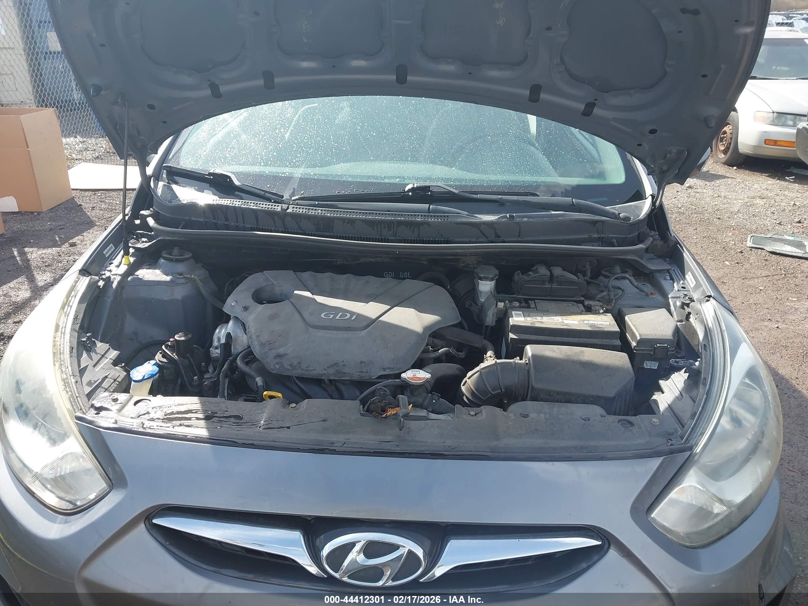 HYUNDAI ACCENT image 10