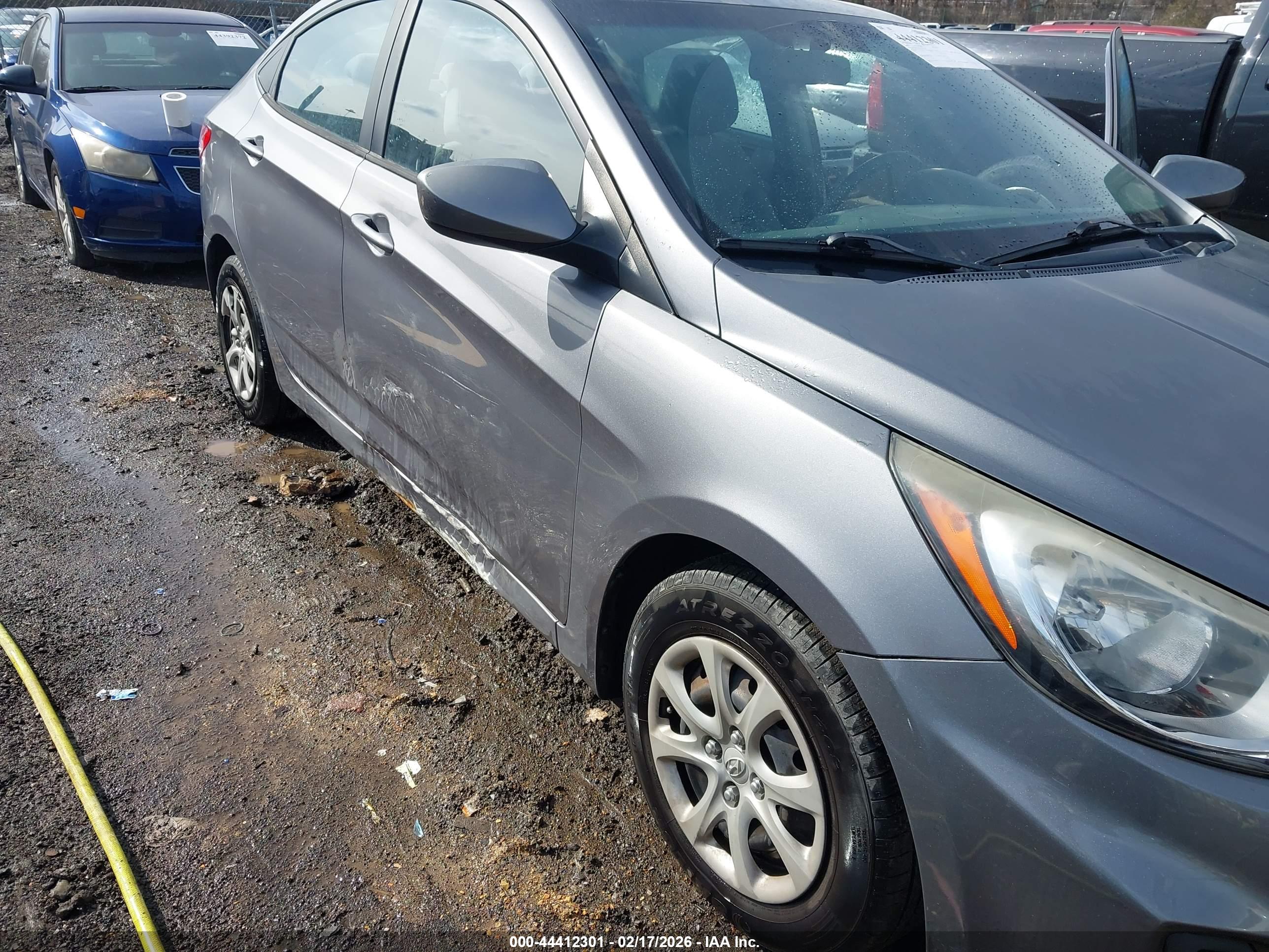 HYUNDAI ACCENT image 6