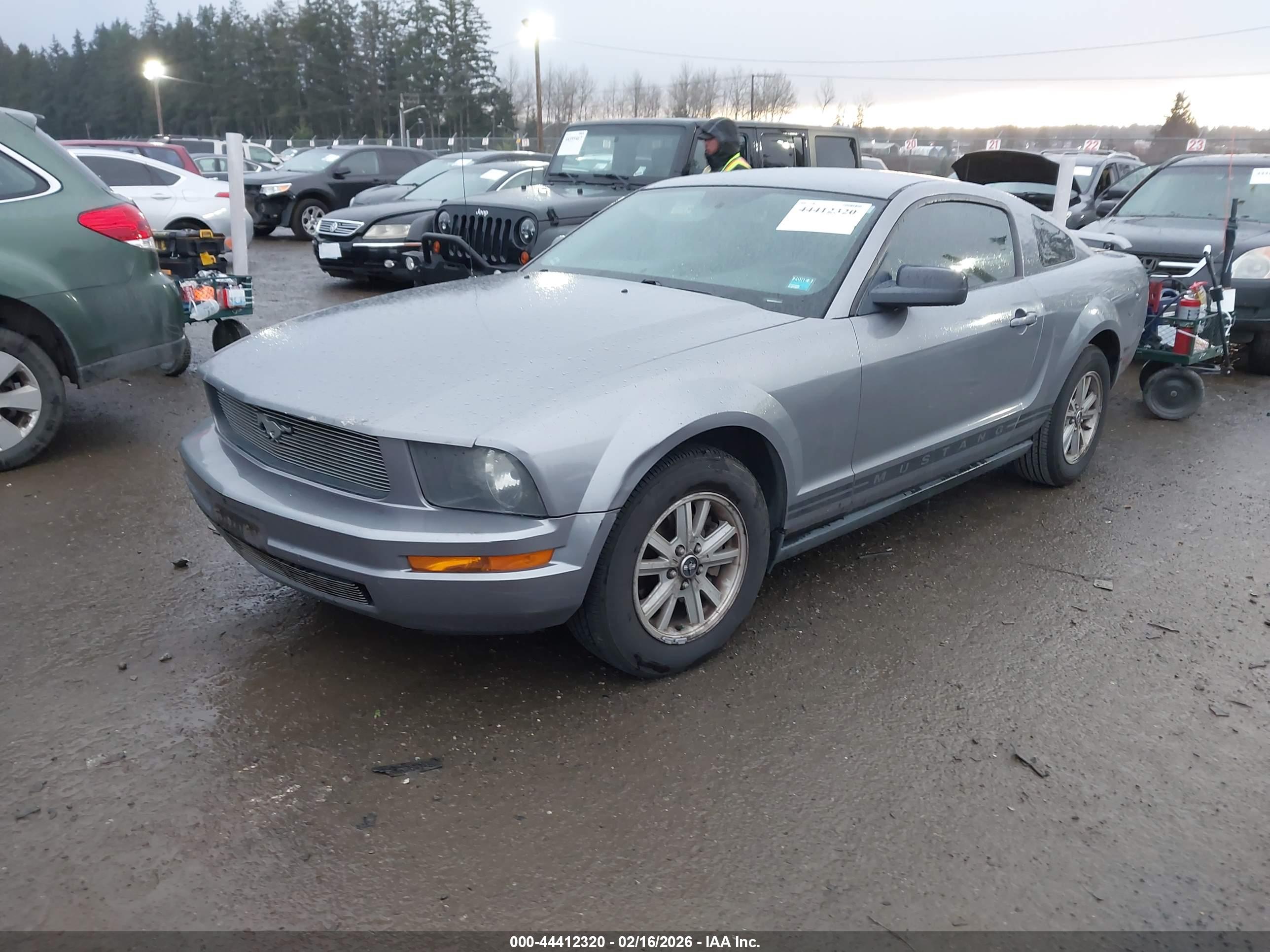 FORD MUSTANG image 2