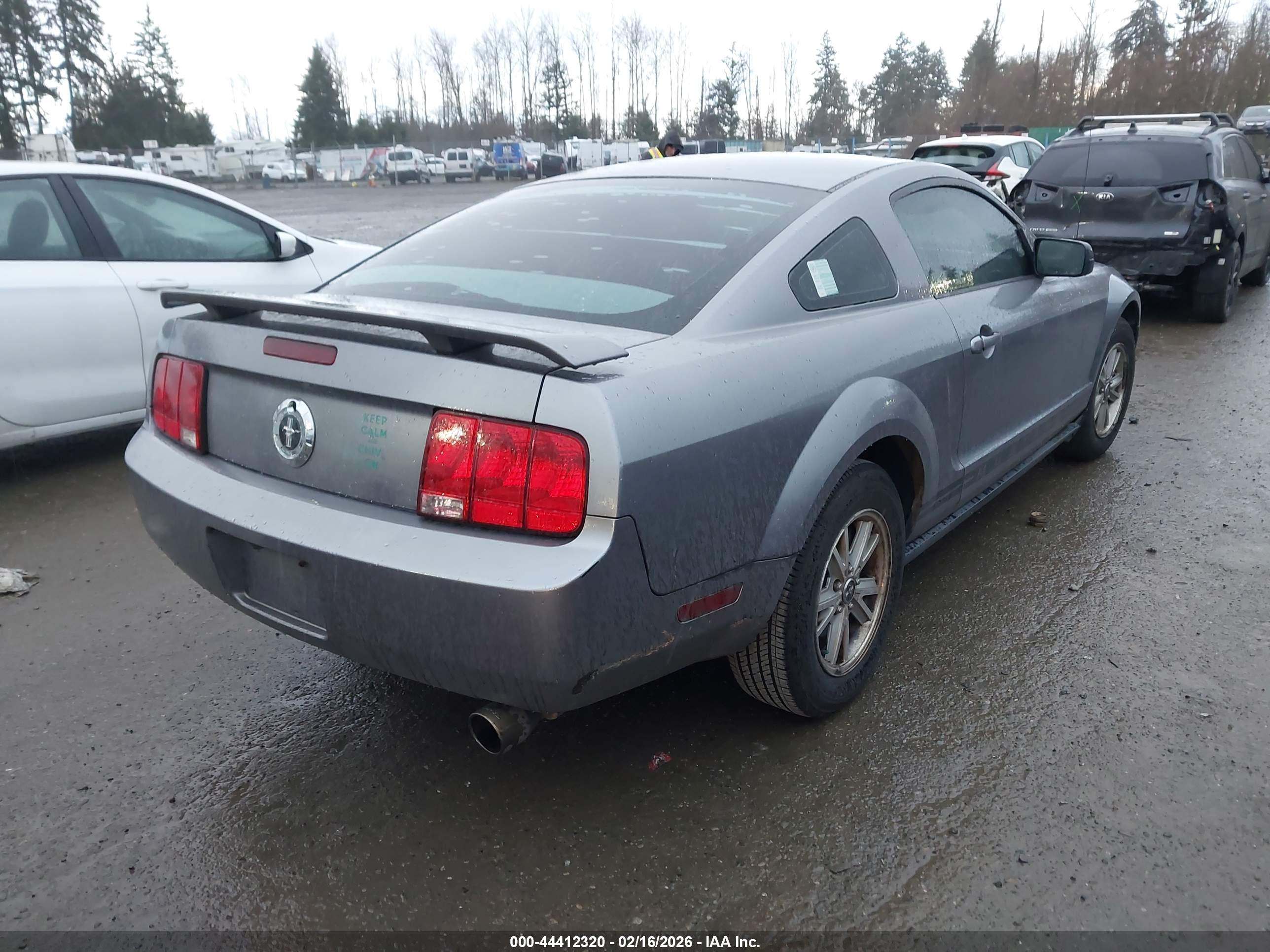 FORD MUSTANG image 4