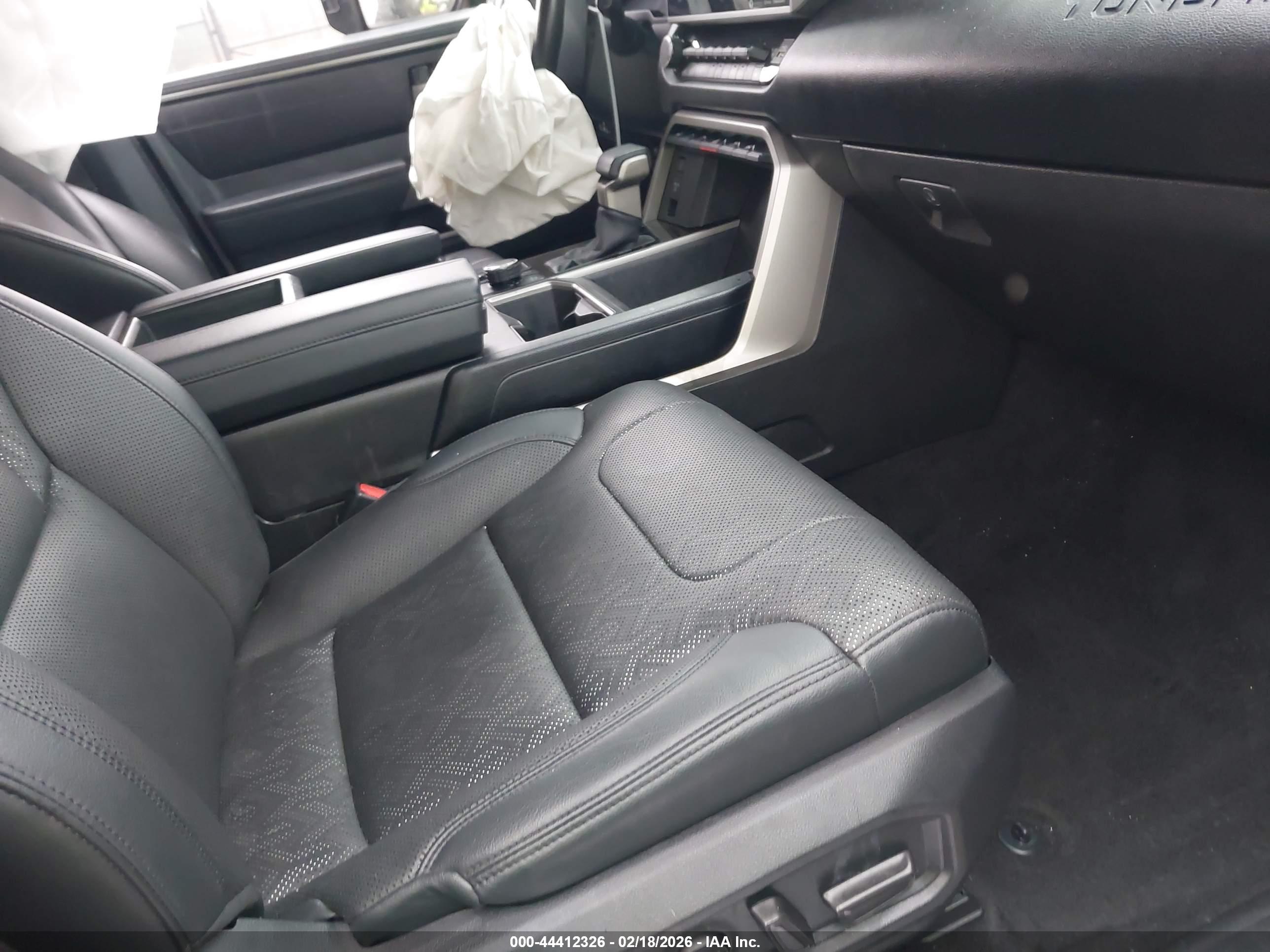 TOYOTA TUNDRA image 5