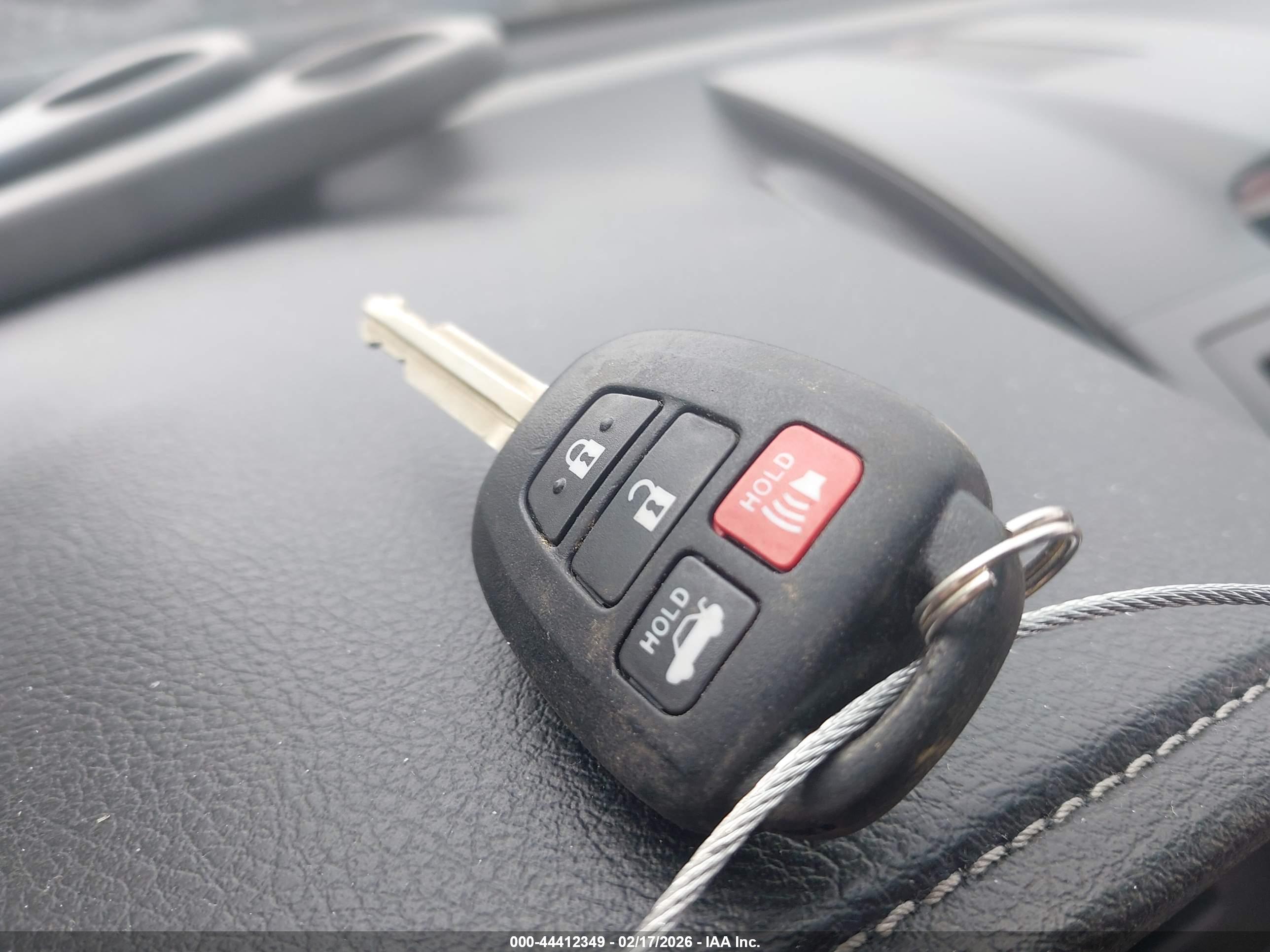 TOYOTA CAMRY image 11
