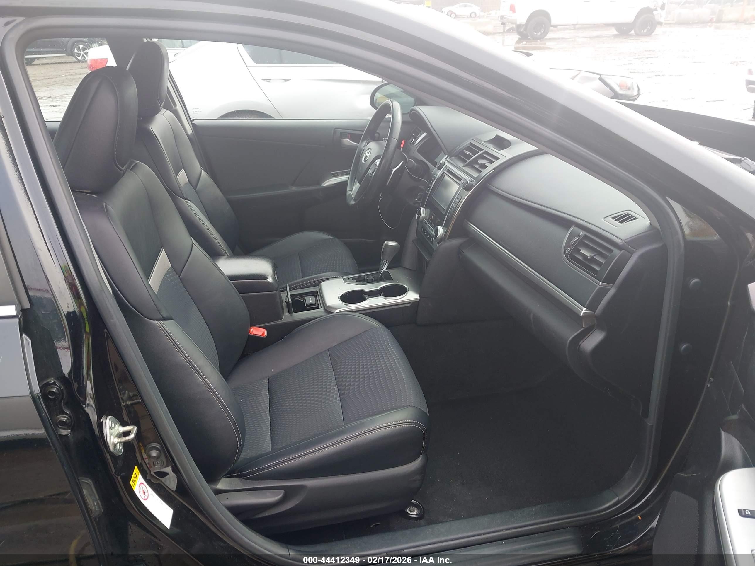 TOYOTA CAMRY image 5