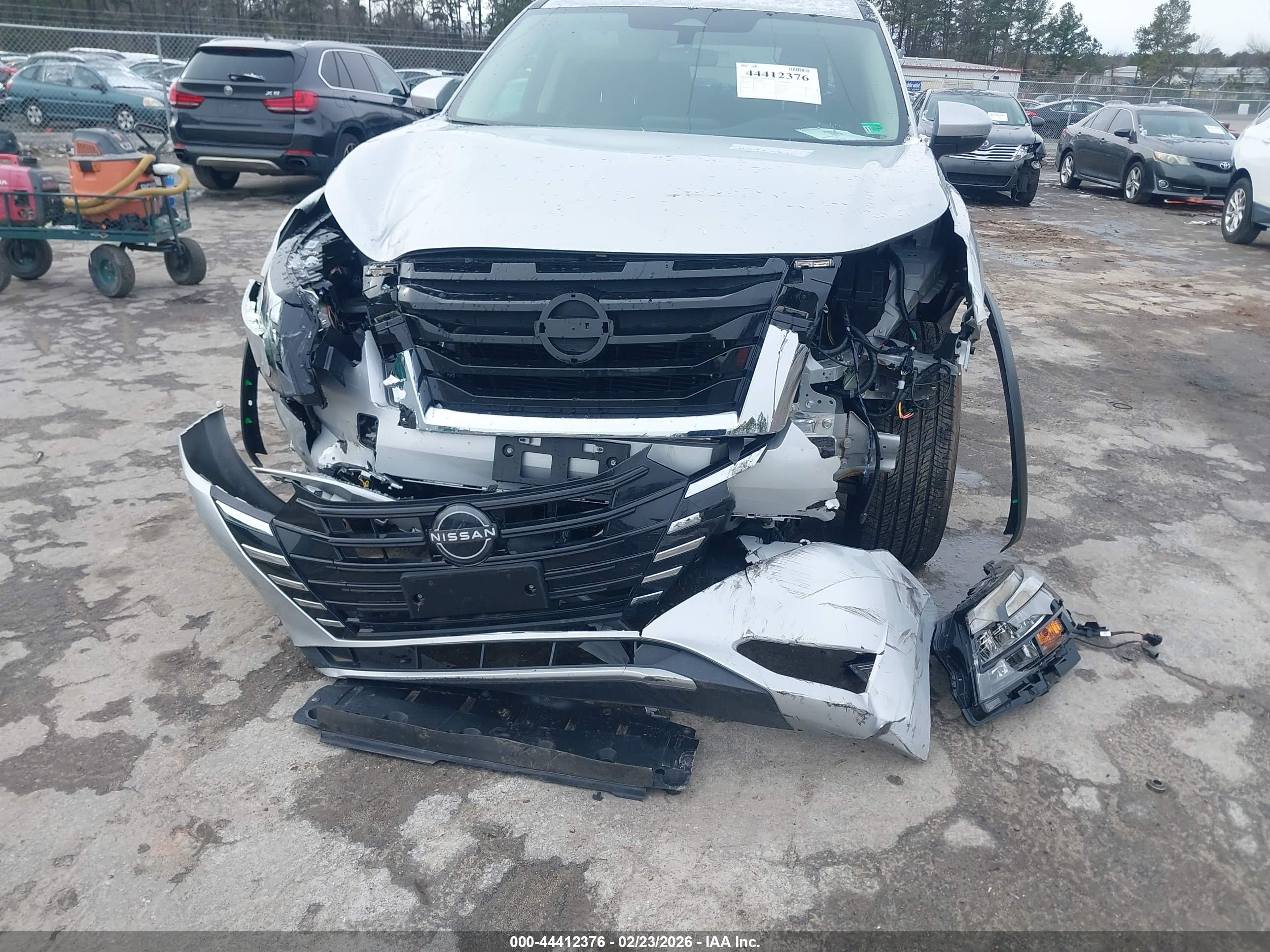 NISSAN PATHFINDER image 6