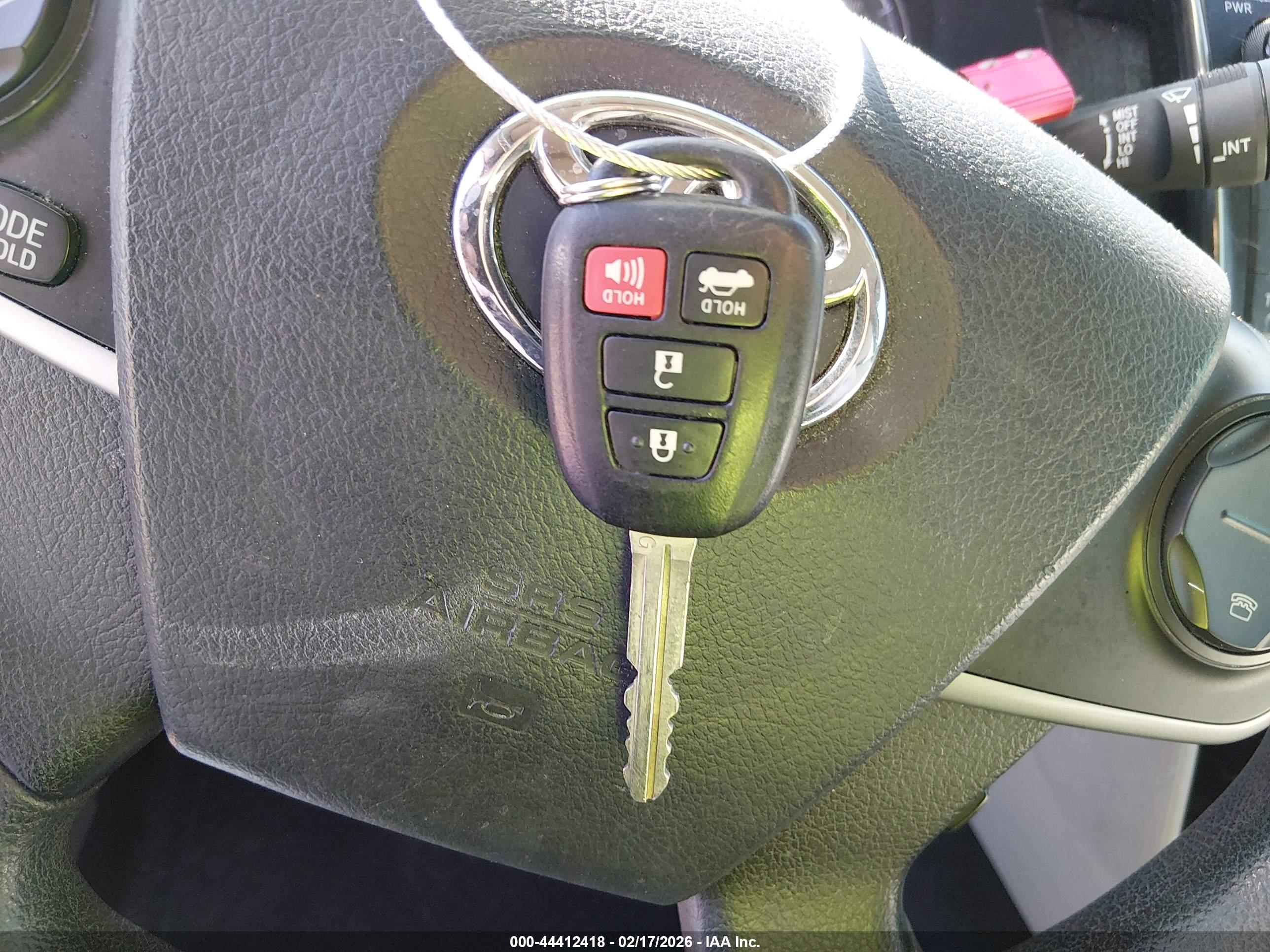 TOYOTA CAMRY image 11