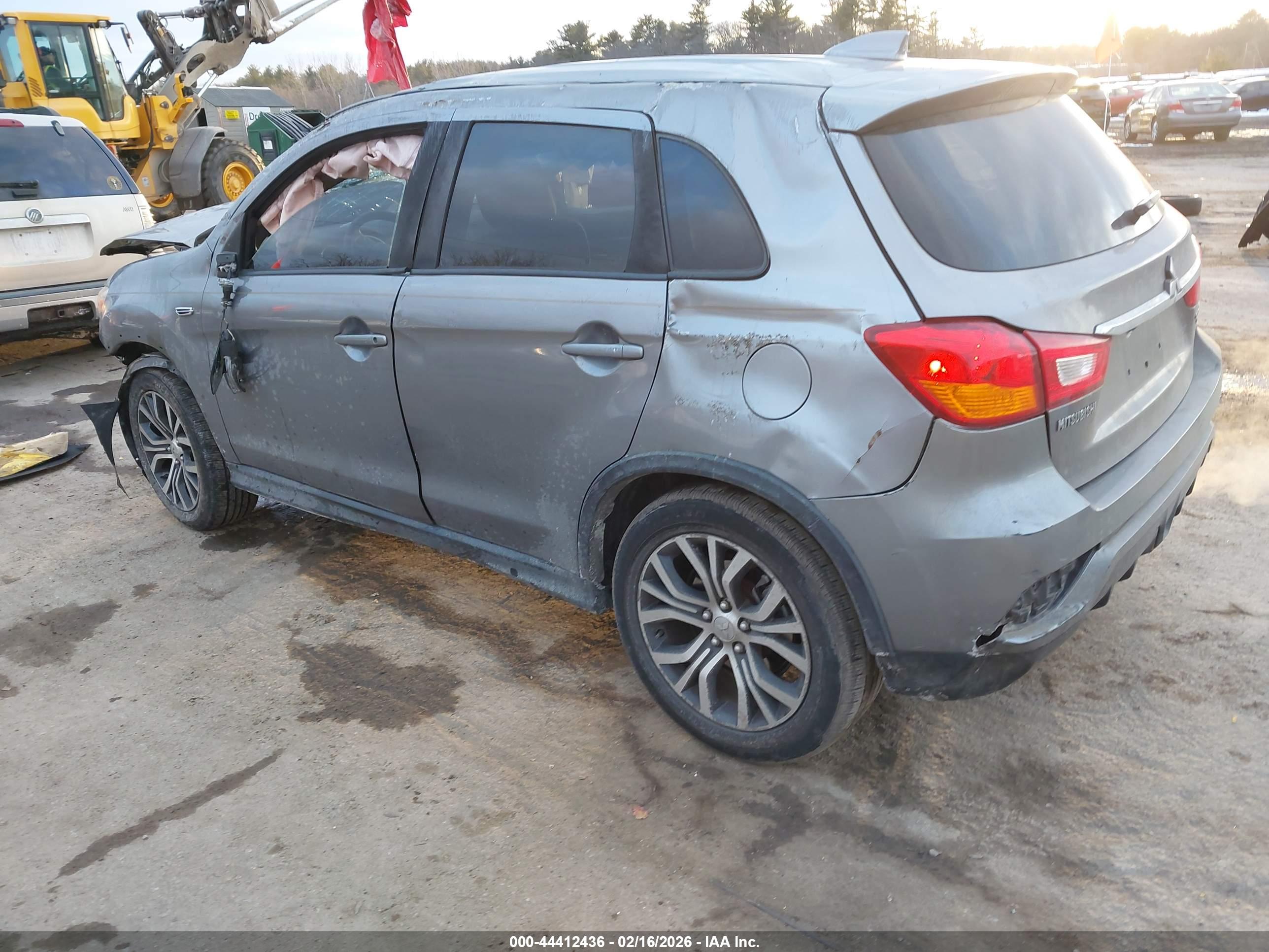 MITSUBISHI OUTLANDER image 3