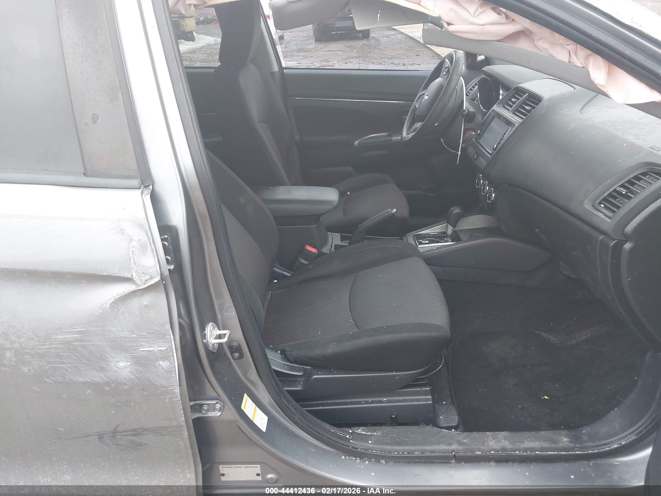 MITSUBISHI OUTLANDER image 5