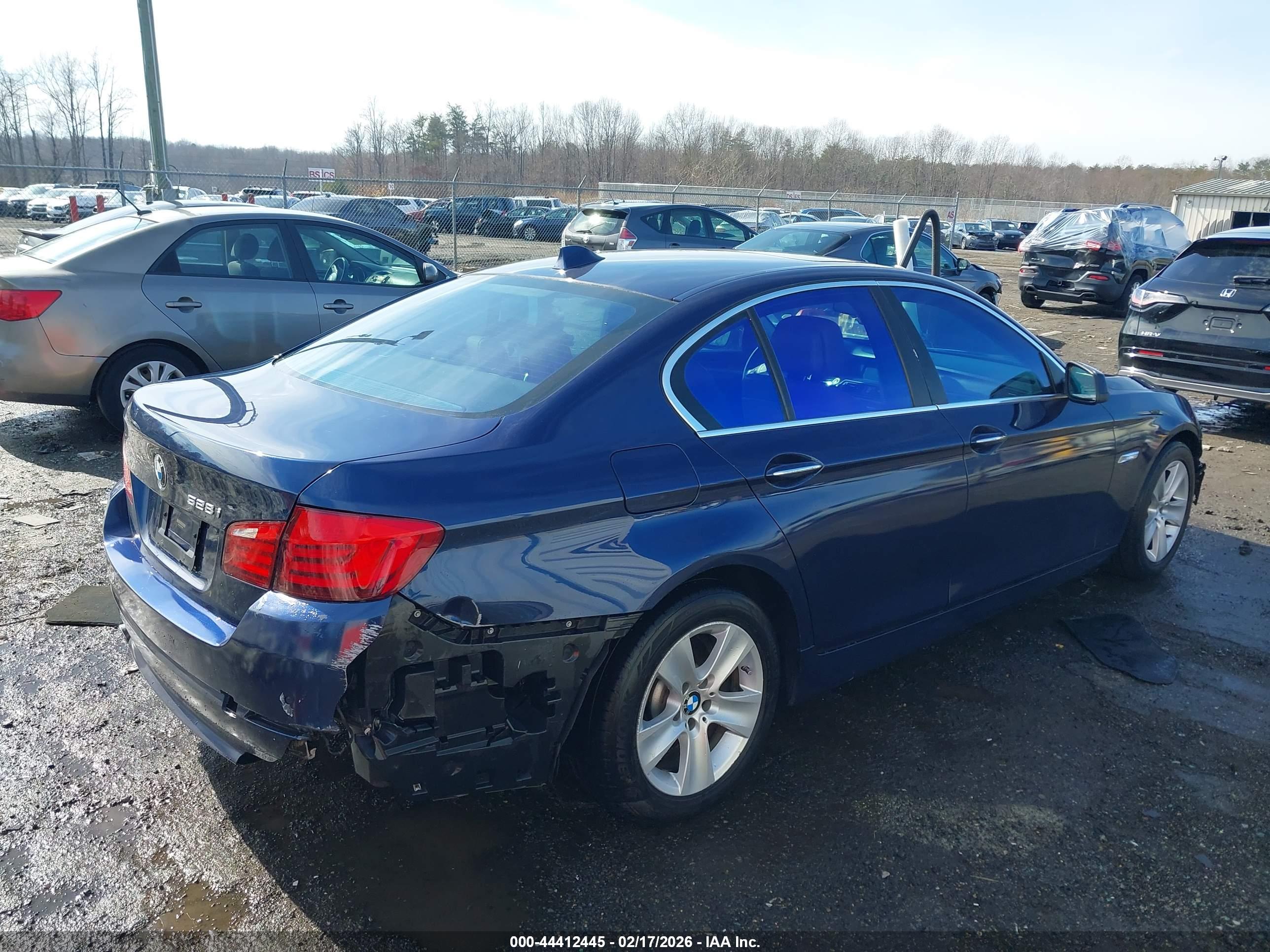 BMW 528I image 4