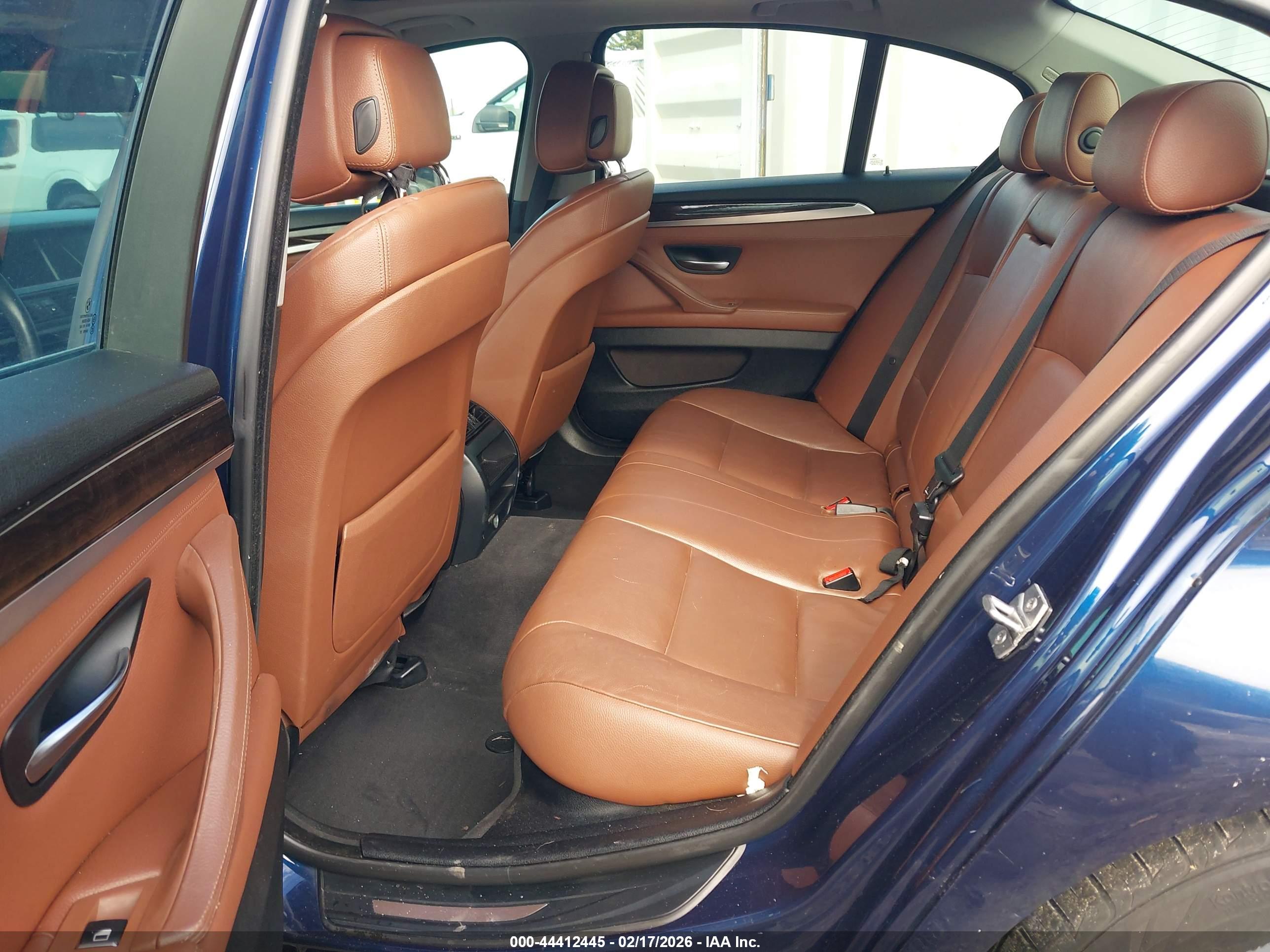 BMW 528I image 8