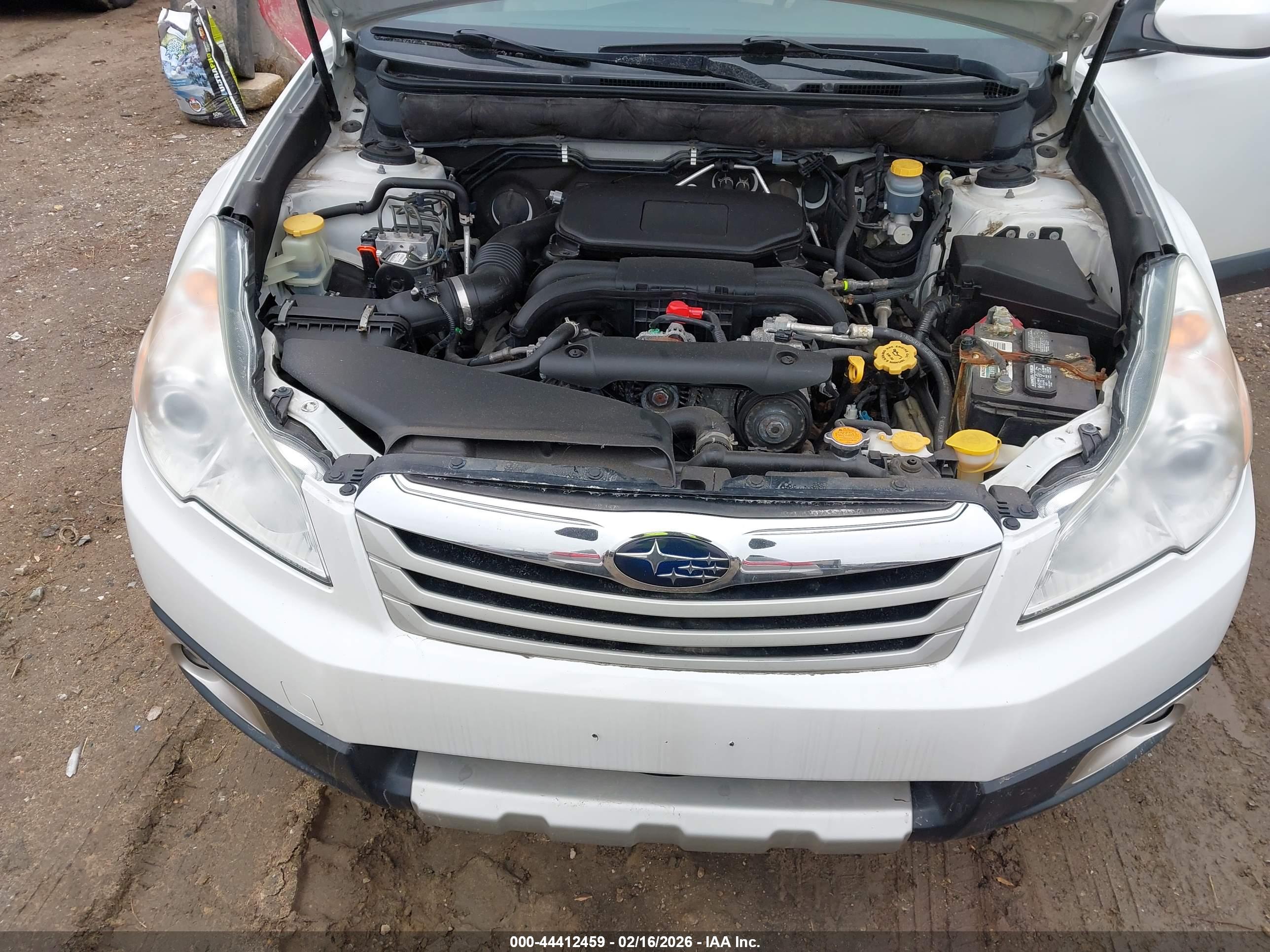 SUBARU OUTBACK image 10