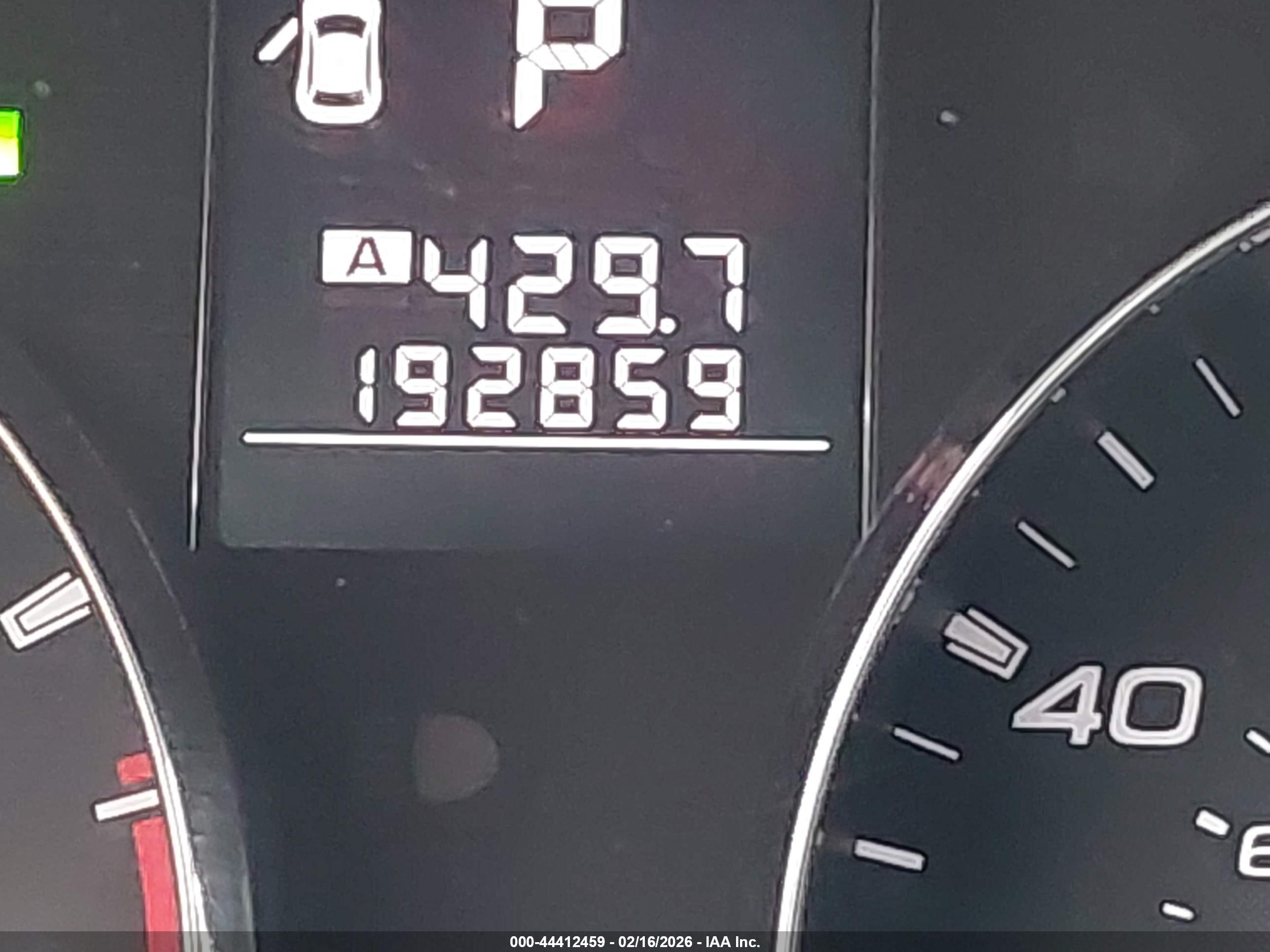 SUBARU OUTBACK image 6