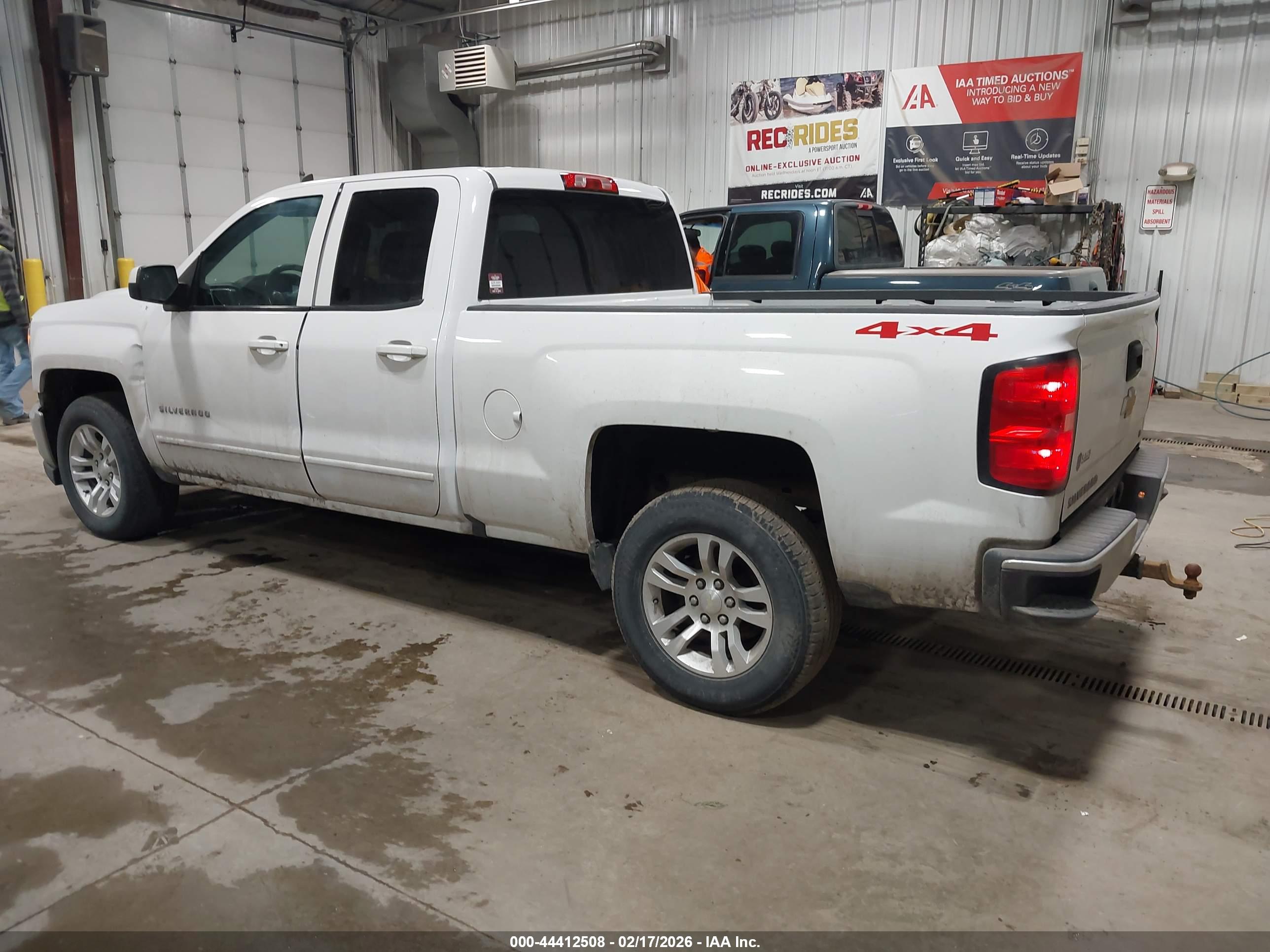 CHEVROLET SILVERADO image 3