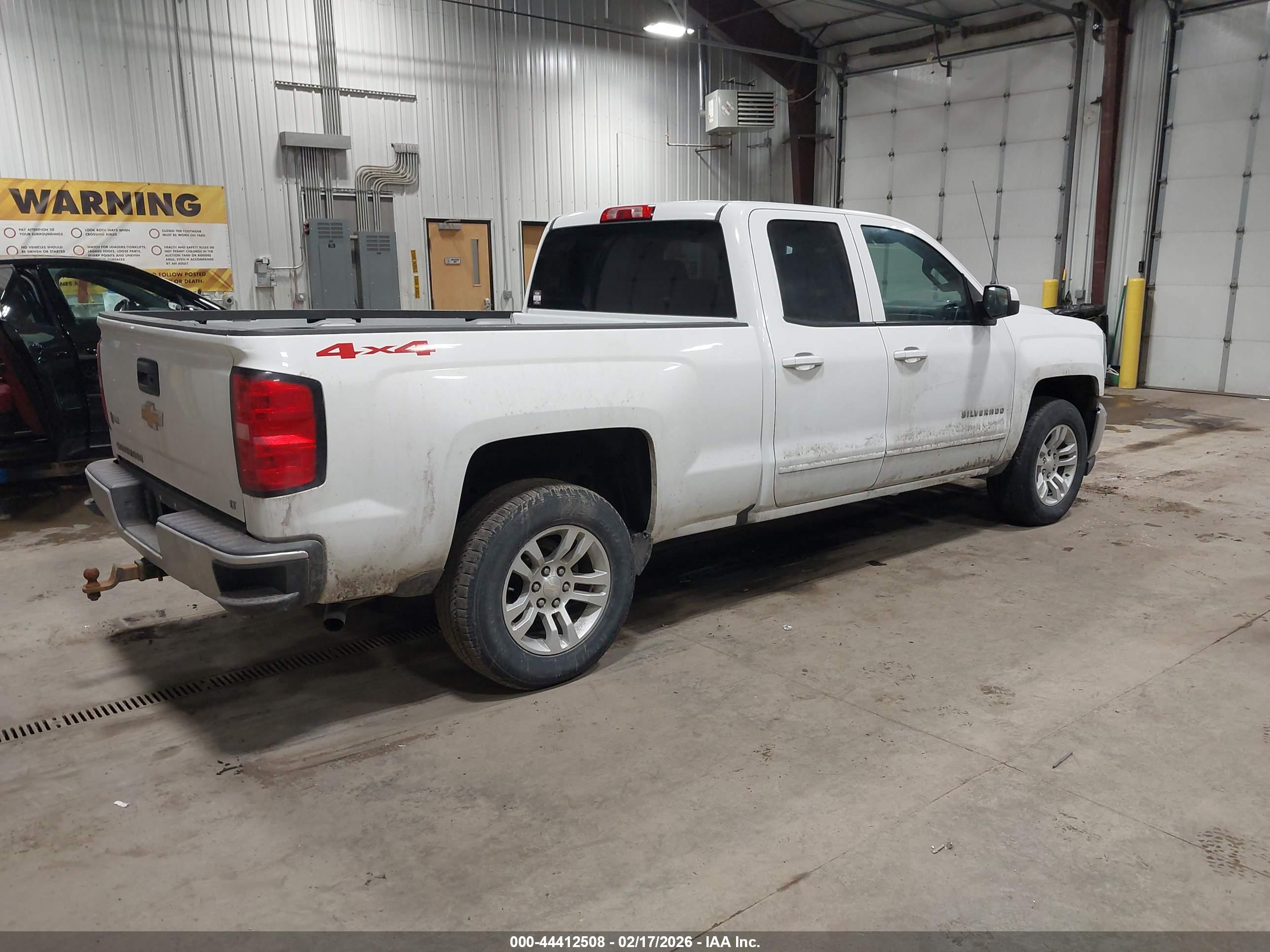 CHEVROLET SILVERADO image 4
